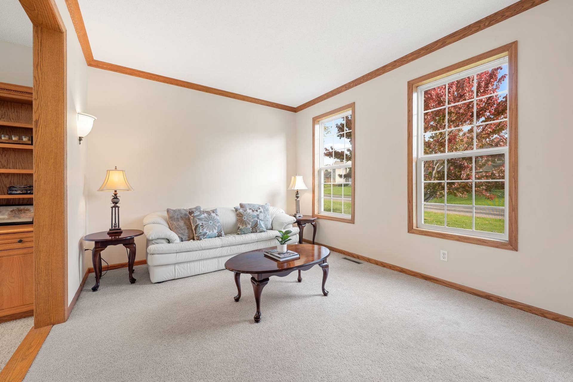 16381 Gunflint Trail, Lakeville, MN 55044 Front sitting room