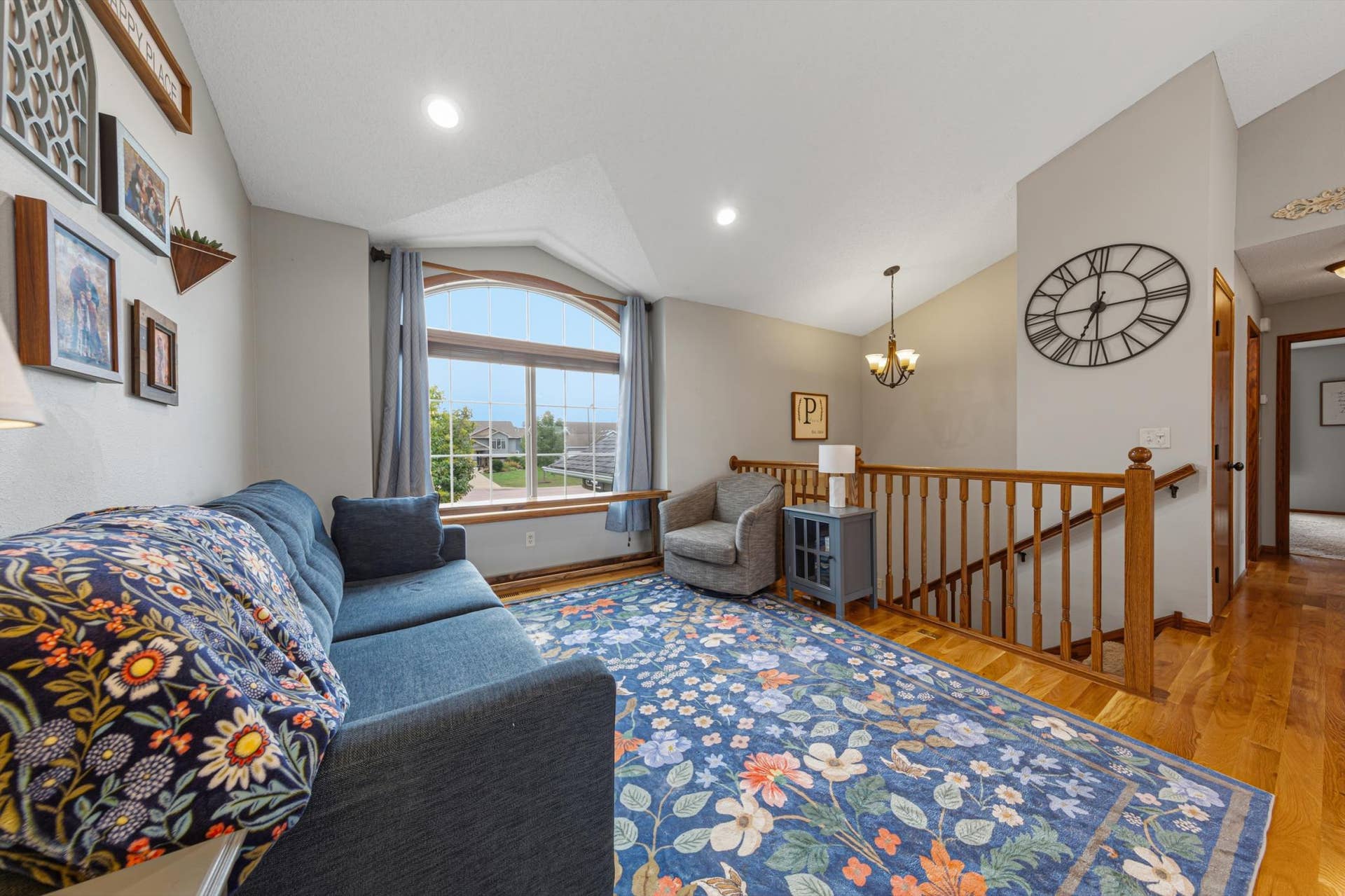 104 Kingsmill Court, Mankato, MN 56001 15 living.jpg