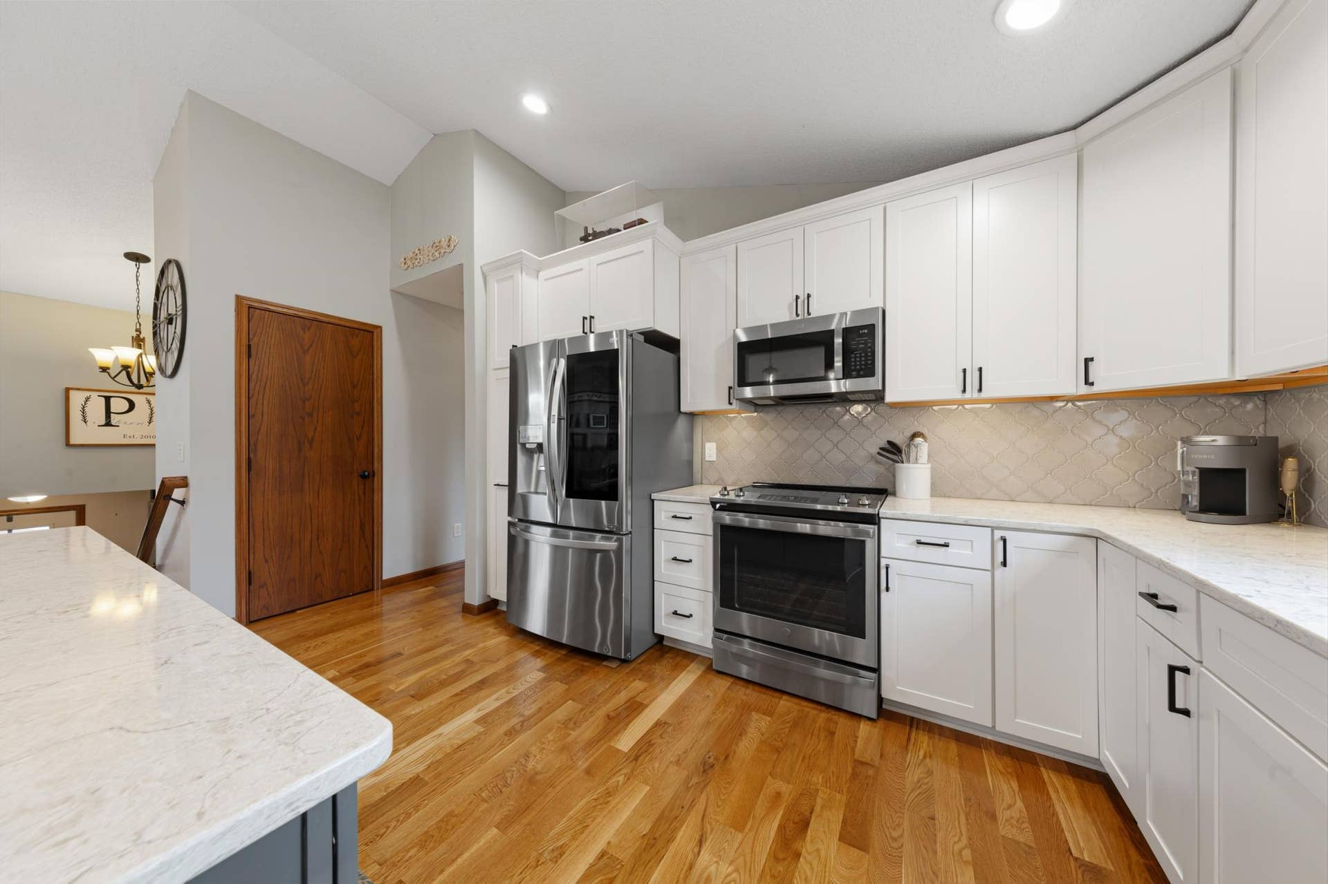 104 Kingsmill Court, Mankato, MN 56001 21 kitchen.jpg
