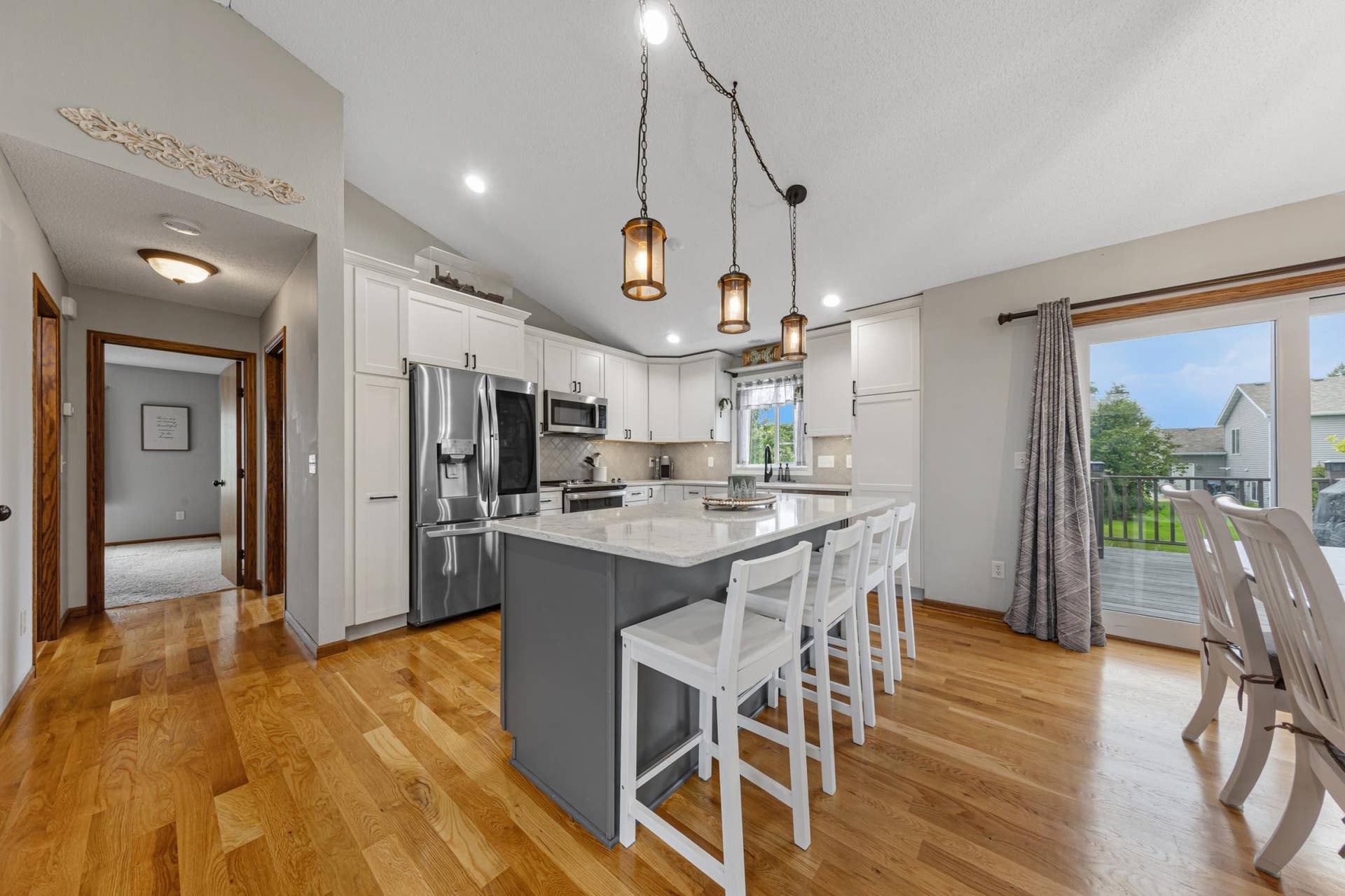 104 Kingsmill Court, Mankato, MN 56001 19 kitchen.jpg