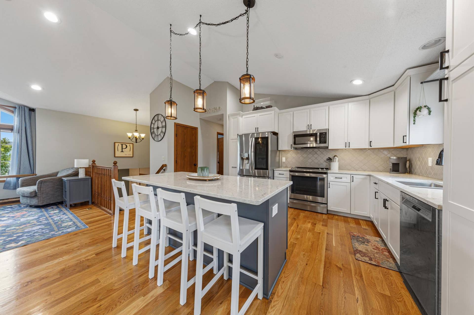 104 Kingsmill Court, Mankato, MN 56001 20 kitchen.jpg