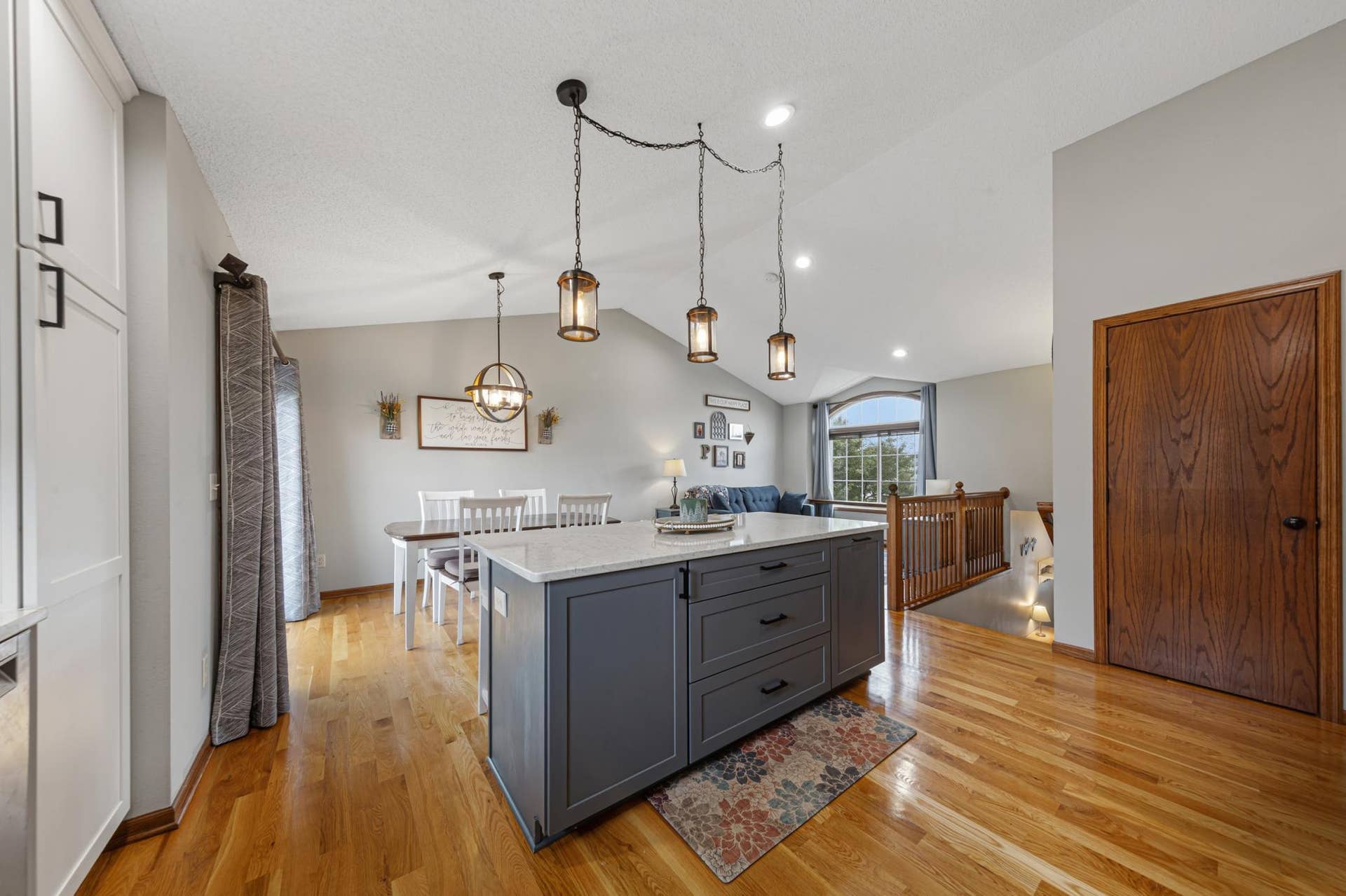 104 Kingsmill Court, Mankato, MN 56001 25 kitchen.jpg