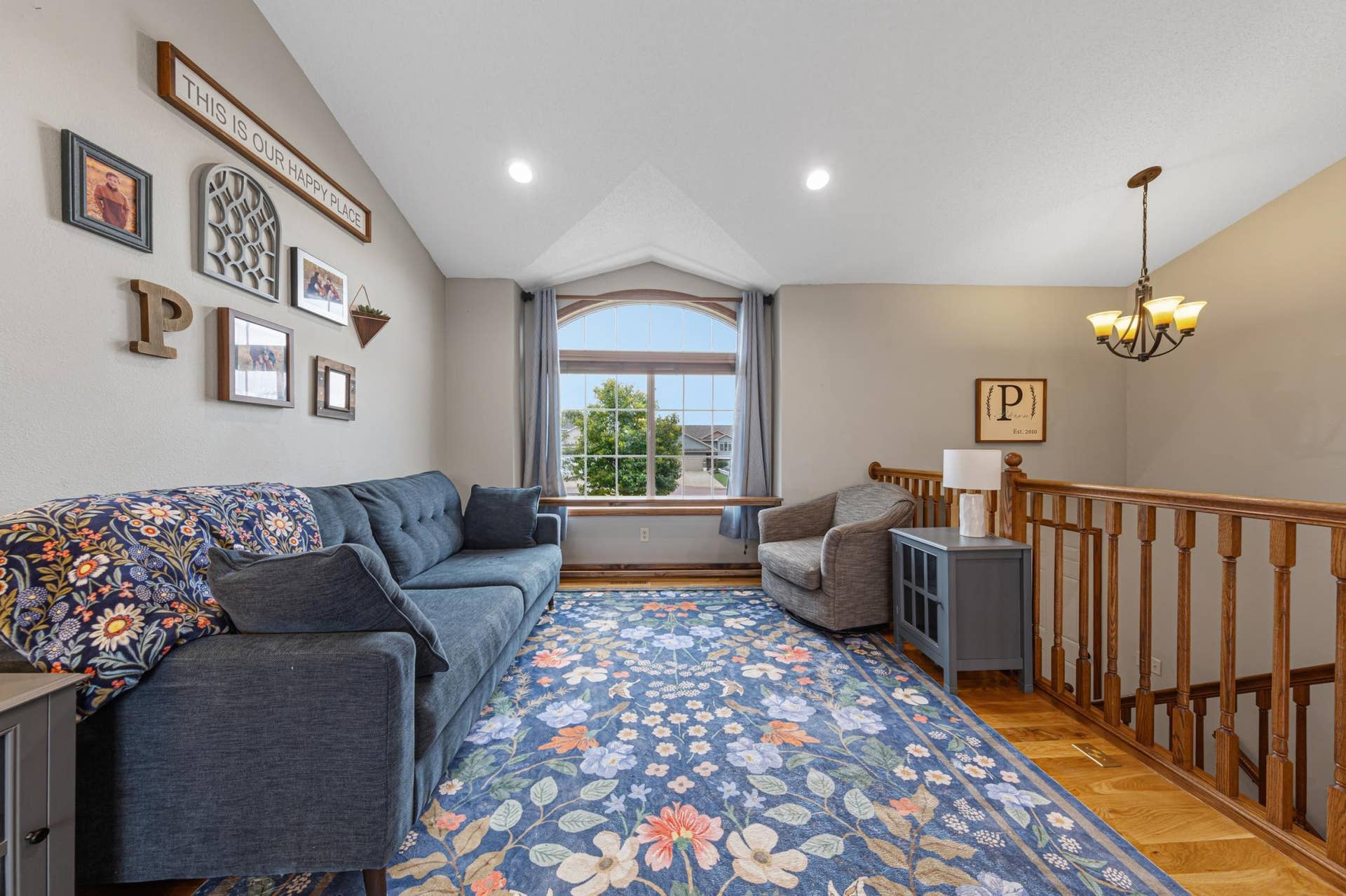 104 Kingsmill Court, Mankato, MN 56001 14 living.jpg