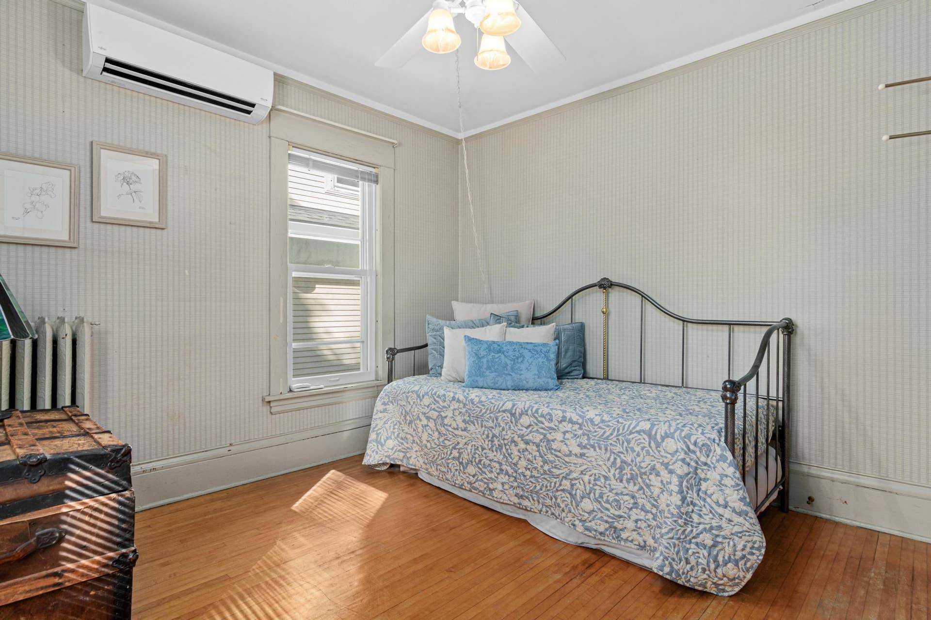 1603 Laurel Avenue, 96, Saint Paul, MN 55104 1603 Laurel Ave-26.jpg