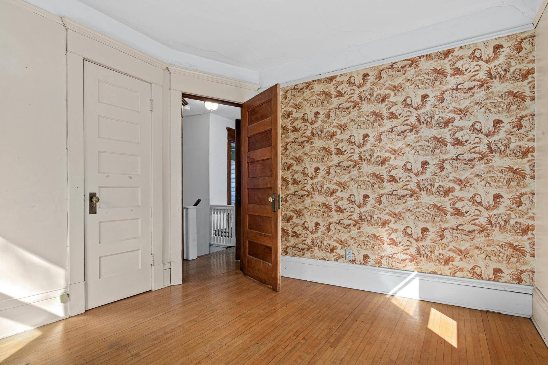 1603 Laurel Avenue, 96, Saint Paul, MN 55104 1603 Laurel Ave-29.jpg