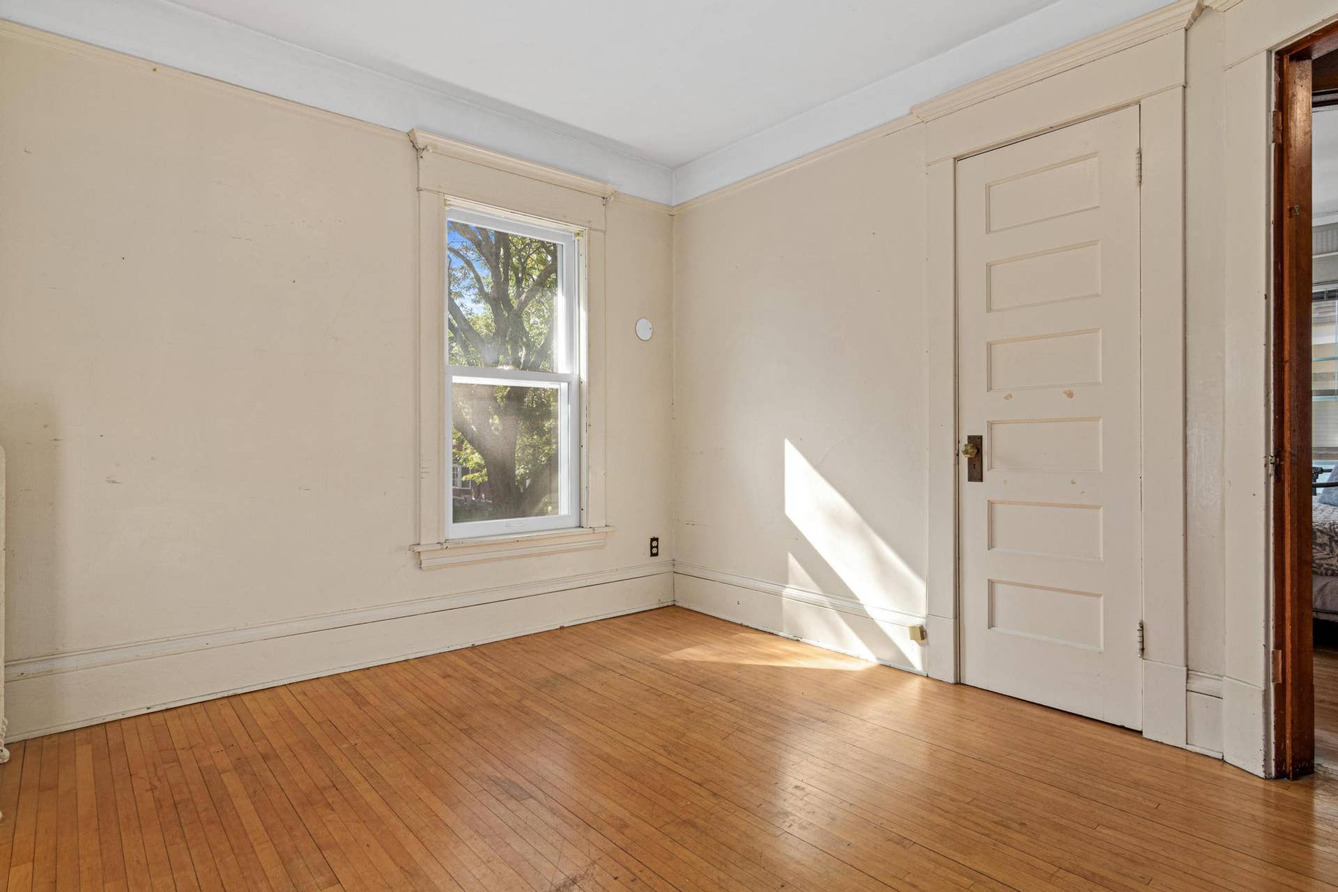 1603 Laurel Avenue, 96, Saint Paul, MN 55104 1603 Laurel Ave-30.jpg