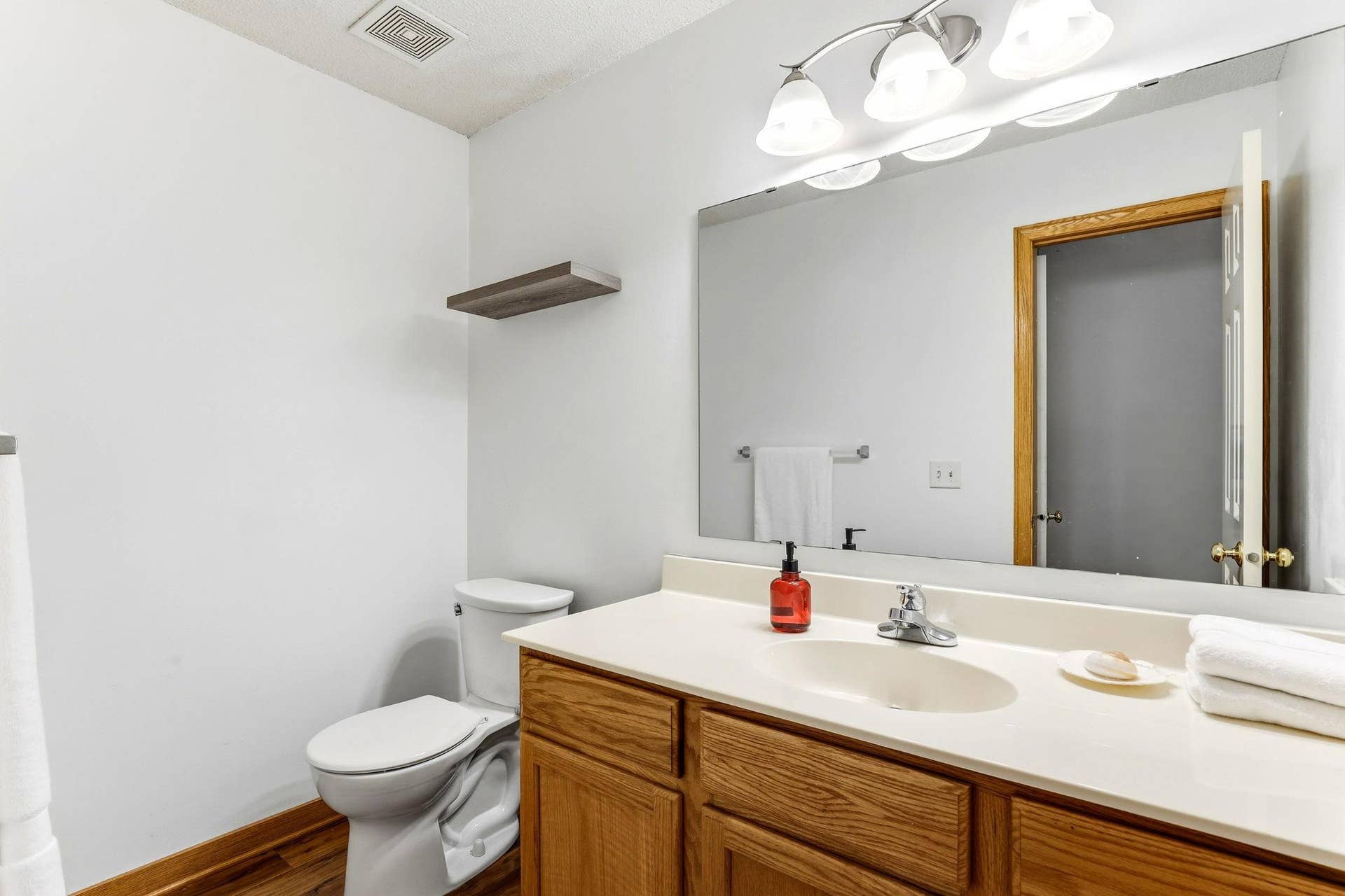 2481 Yellowstone Drive, #104, Hastings, MN 55033 2481 Yellowstone Drive, #104, Hastings, MN 55033