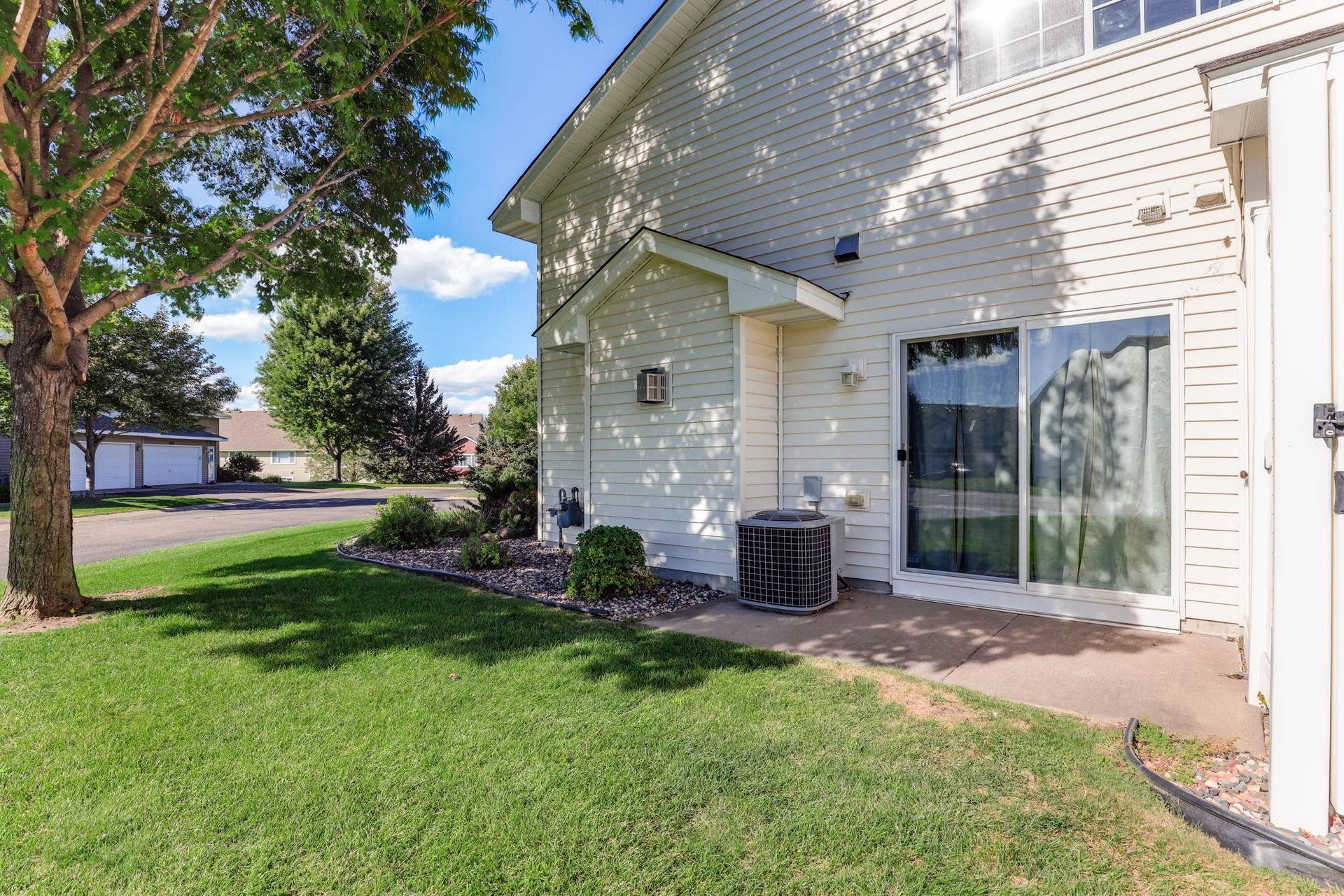 2481 Yellowstone Drive, #104, Hastings, MN 55033 2481 Yellowstone Drive, #104, Hastings, MN 55033