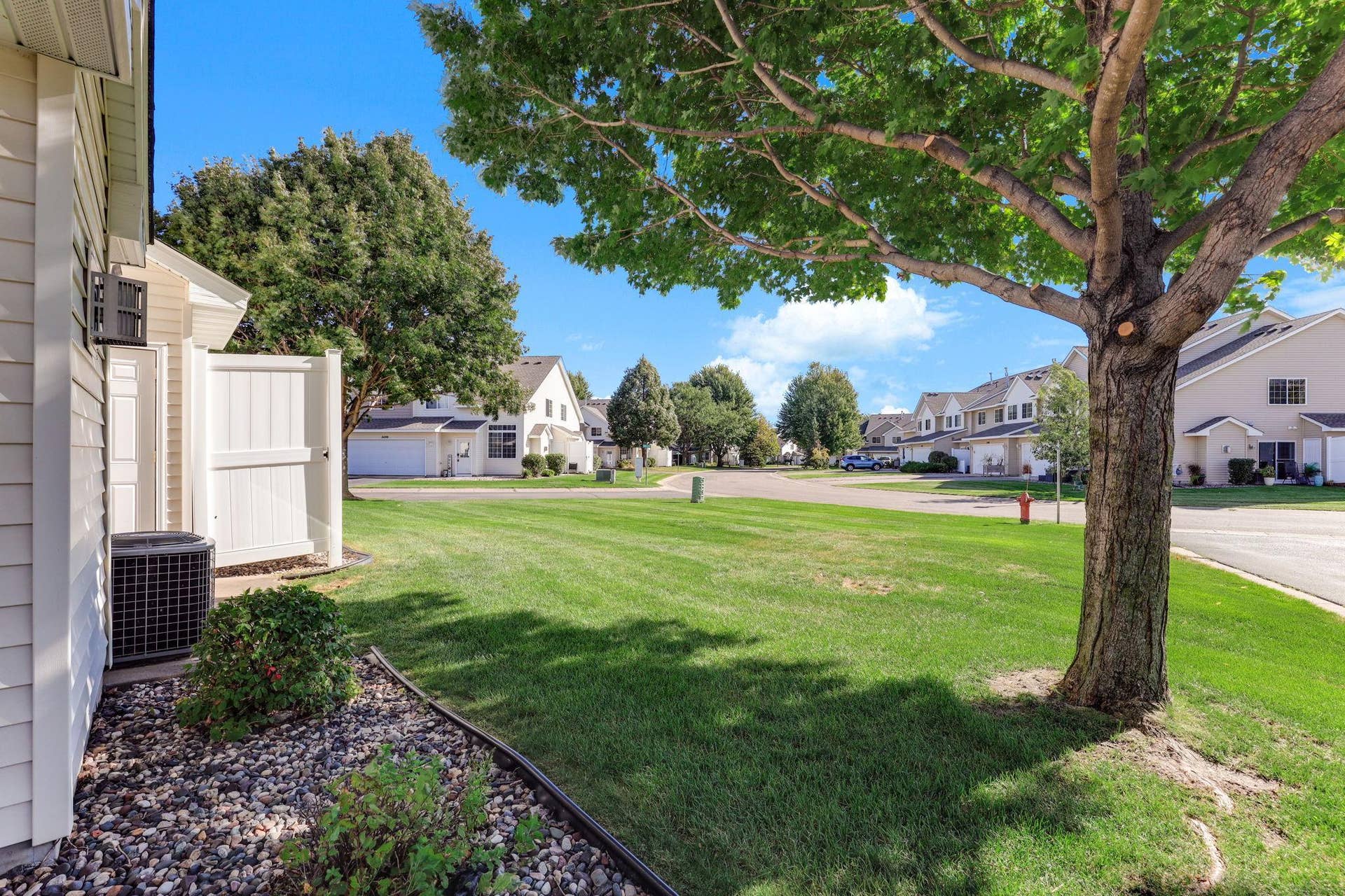 2481 Yellowstone Drive, #104, Hastings, MN 55033 2481 Yellowstone Drive, #104, Hastings, MN 55033