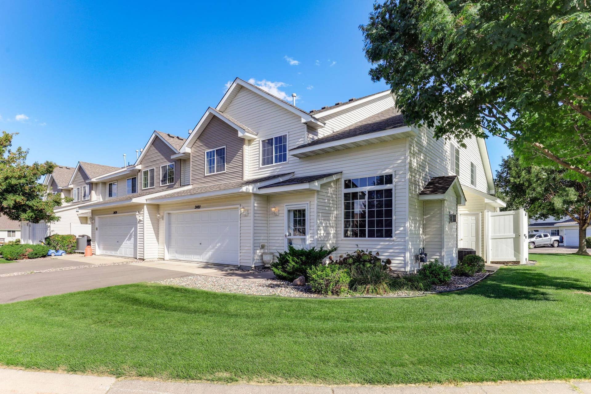 2481 Yellowstone Drive, #104, Hastings, MN 55033 2481 Yellowstone Drive, #104, Hastings, MN 55033