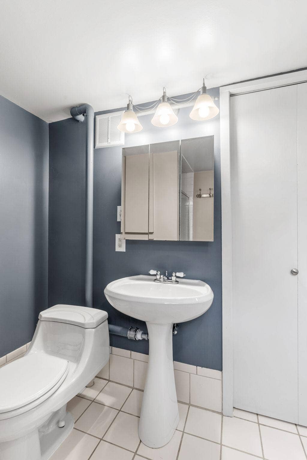 6920 Blaisdell Avenue, Richfield, MN 55423 3/4 Bathroom