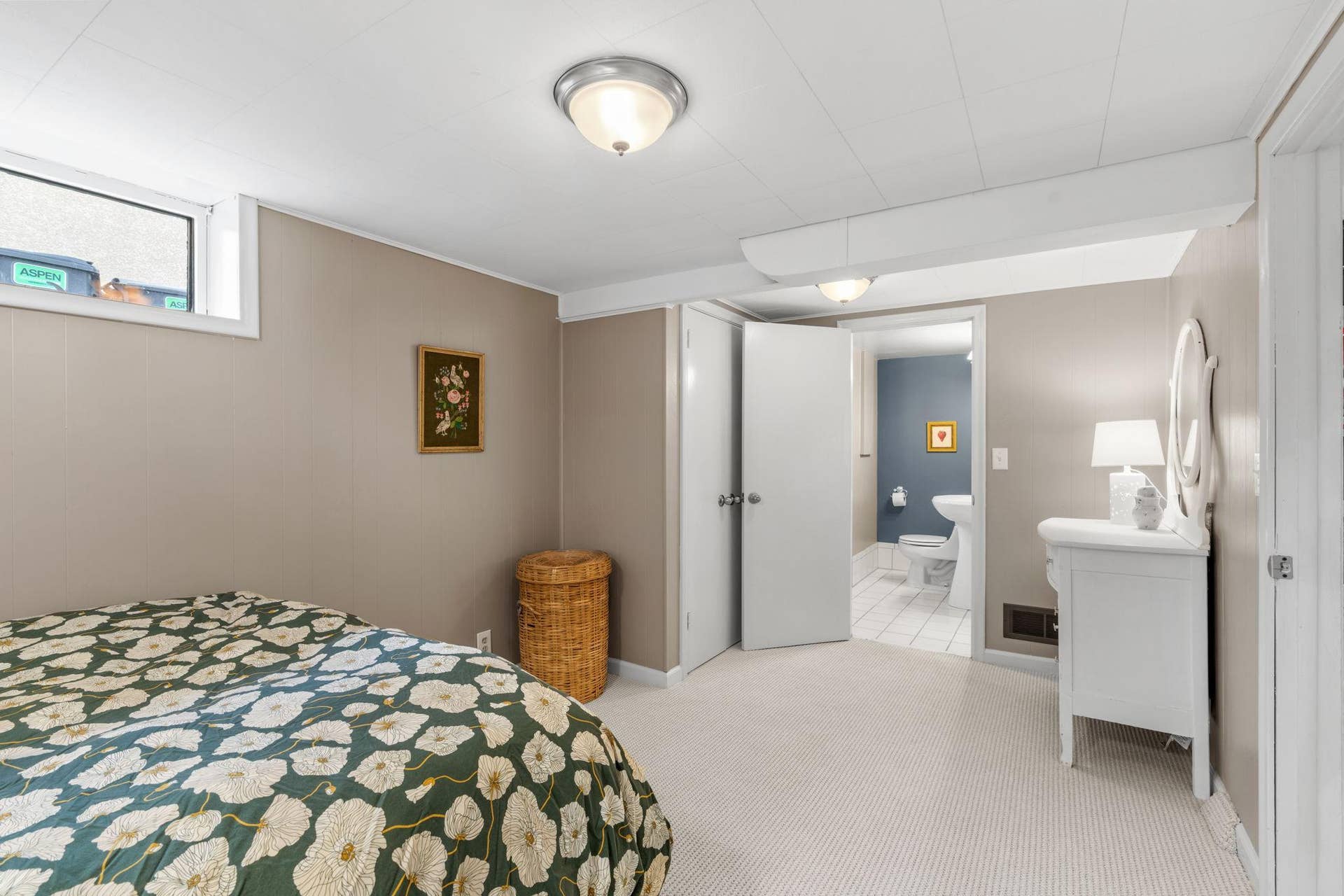 6920 Blaisdell Avenue, Richfield, MN 55423 Private En-Suite - 3/4 Bathroom