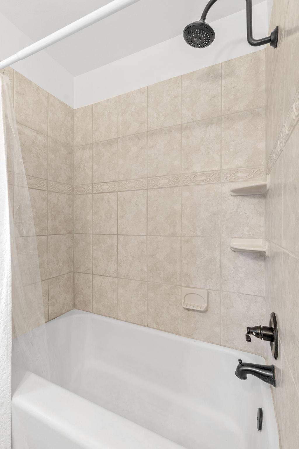 6920 Blaisdell Avenue, Richfield, MN 55423 Tiled Surround