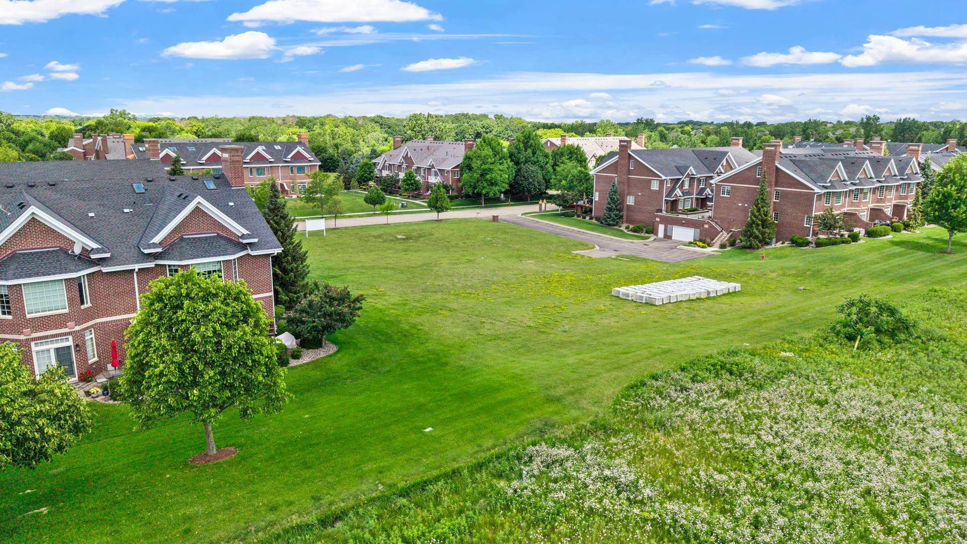 10814 Falling Water Lane, #A, Woodbury, MN 55129 10814 Falling Water Lane, #A, Woodbury, MN 55129