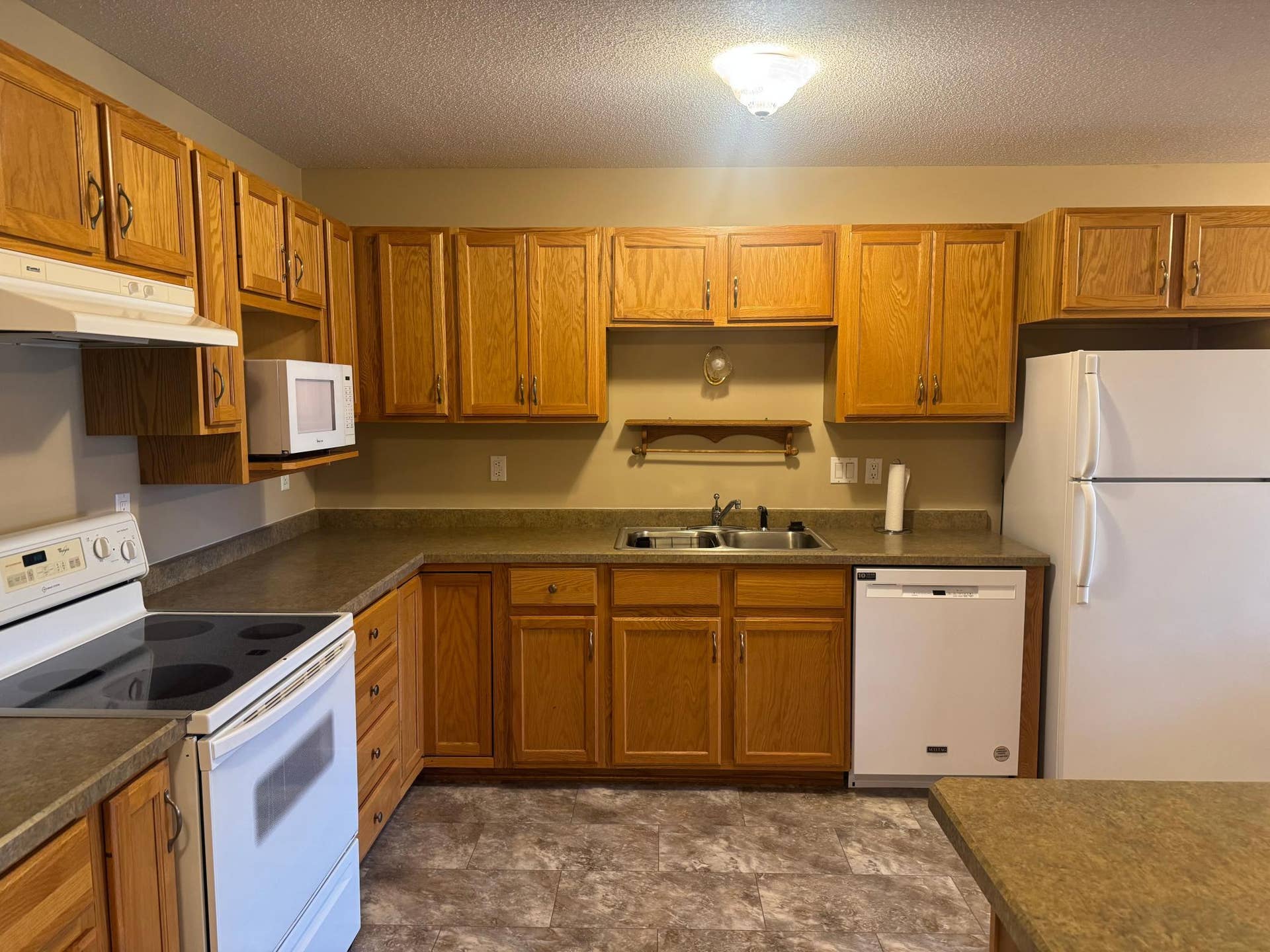 3113 Maple Leaf Court NW, Bemidji, MN 56601 Kitchen