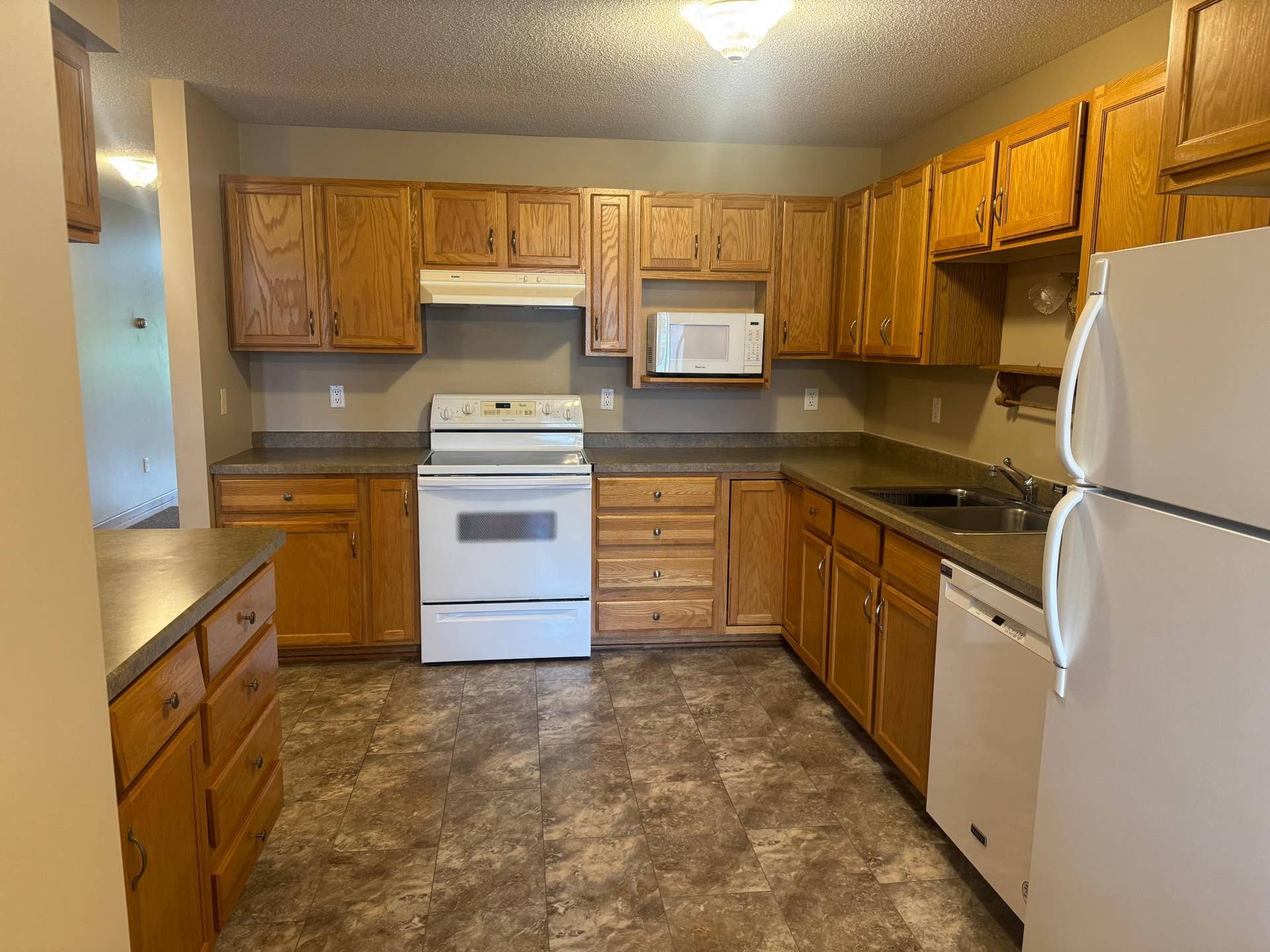 3113 Maple Leaf Court NW, Bemidji, MN 56601 Kitchen