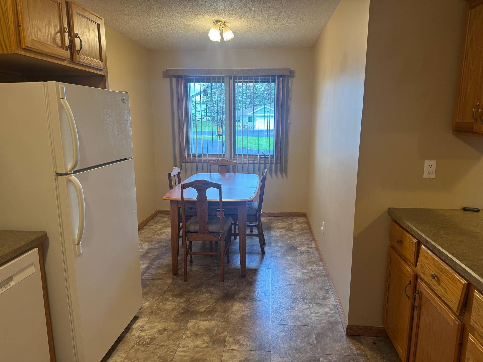 3113 Maple Leaf Court NW, Bemidji, MN 56601 Kitchen/ Dining