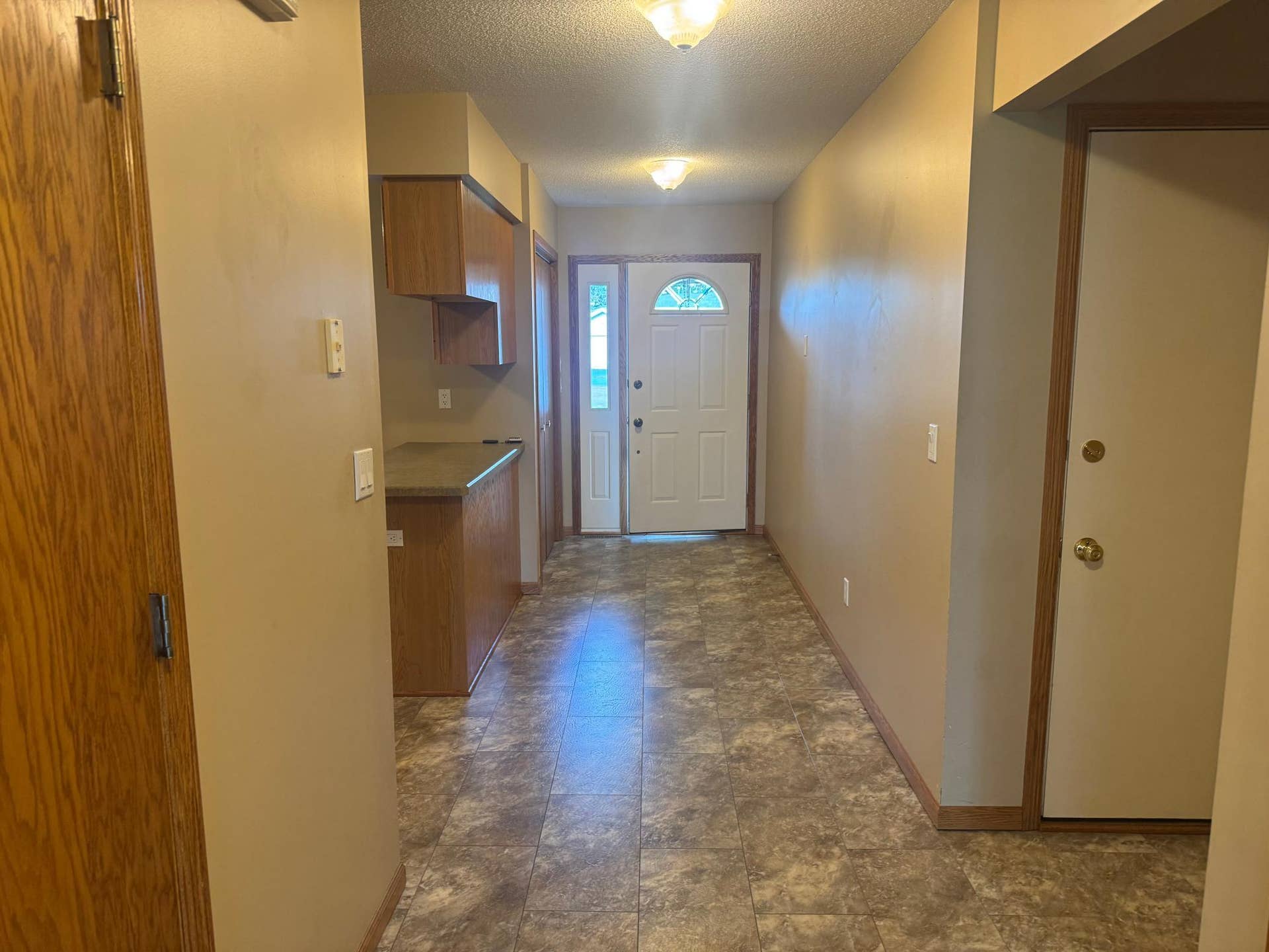 3113 Maple Leaf Court NW, Bemidji, MN 56601 Entry