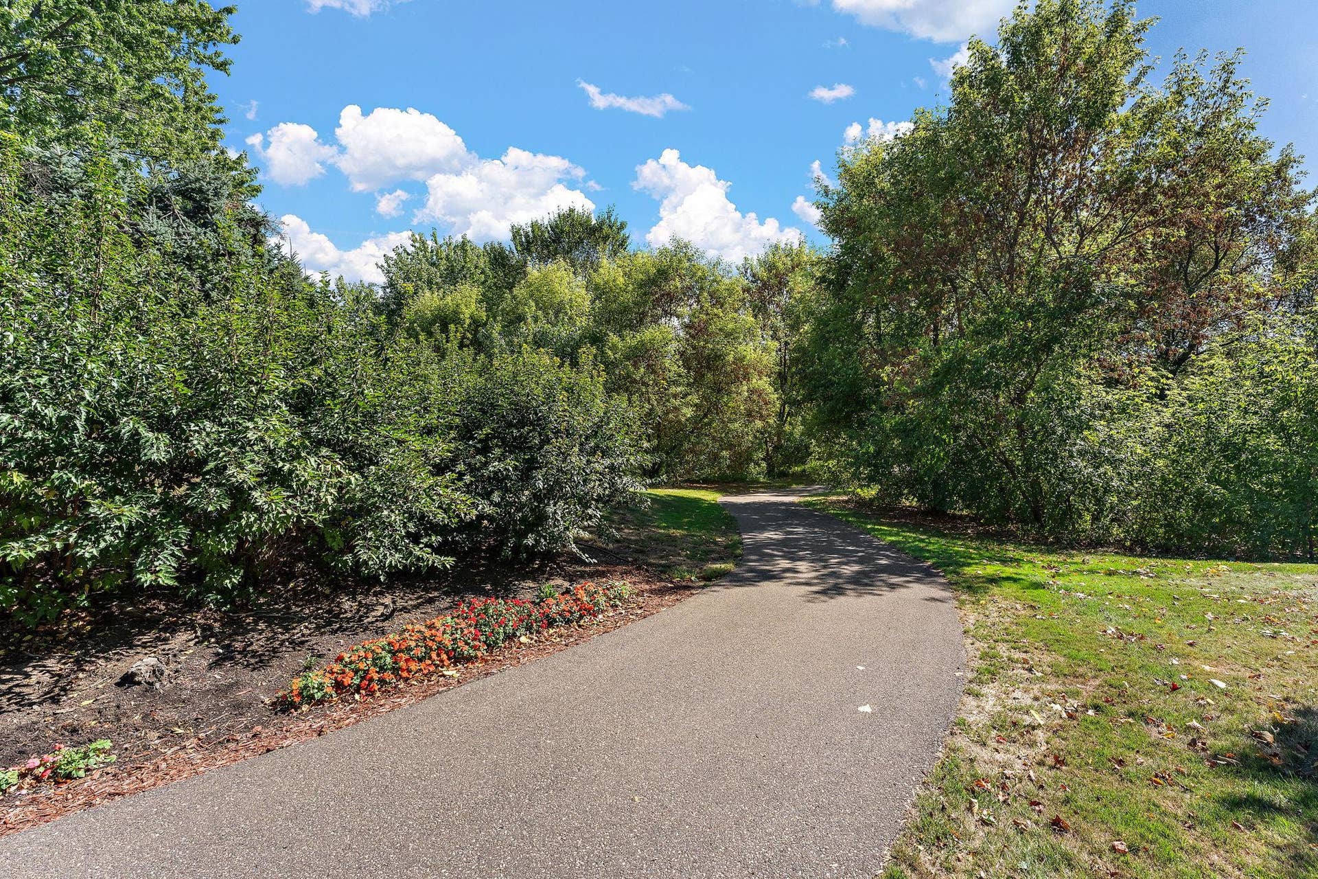 978 Winterberry Drive, Woodbury, MN 55125 City park trails just steps away from your front door!