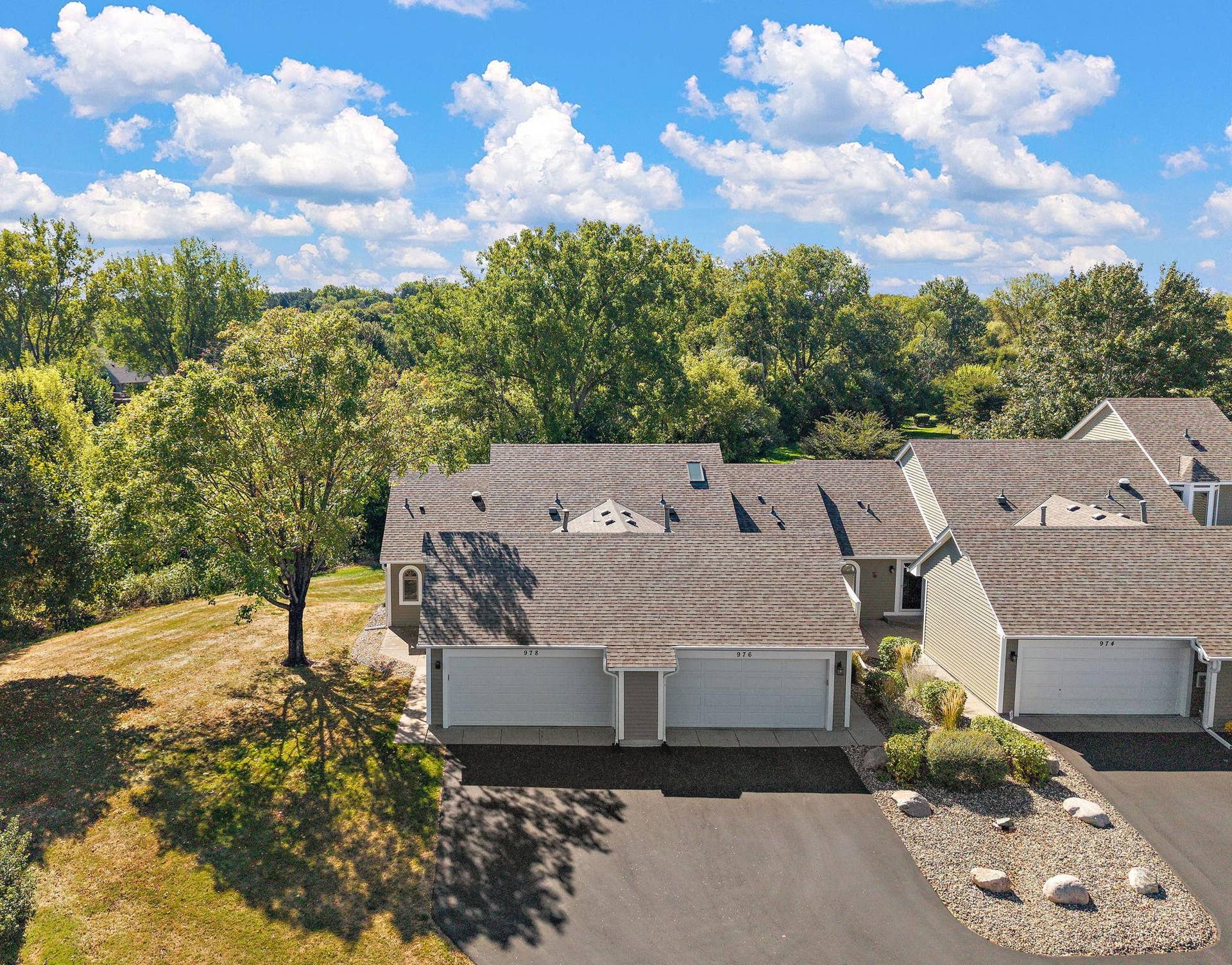 978 Winterberry Drive, Woodbury, MN 55125 978 Winterberry Drive, Woodbury, MN 55125