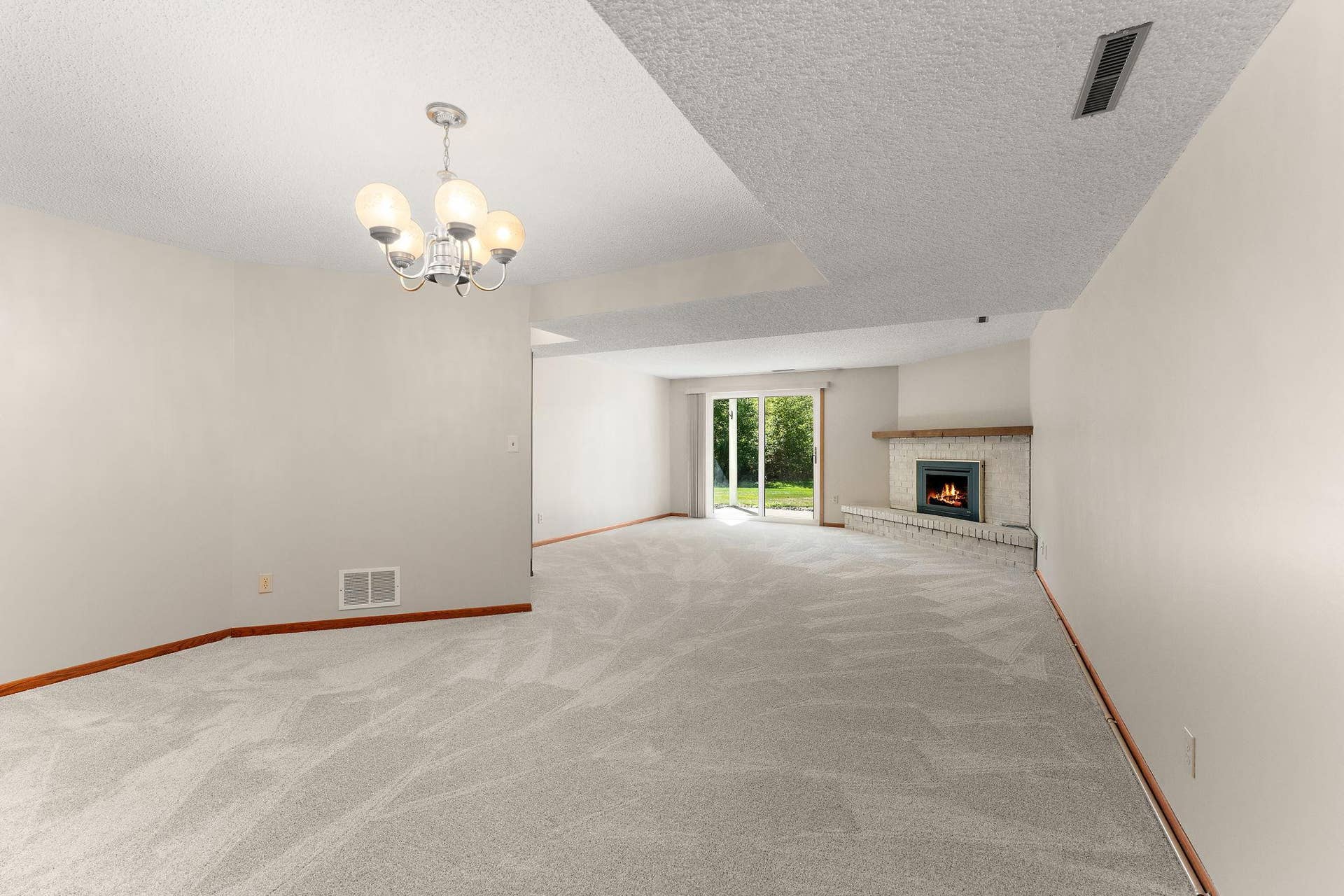 978 Winterberry Drive, Woodbury, MN 55125 Lower level family room - walk out to patio