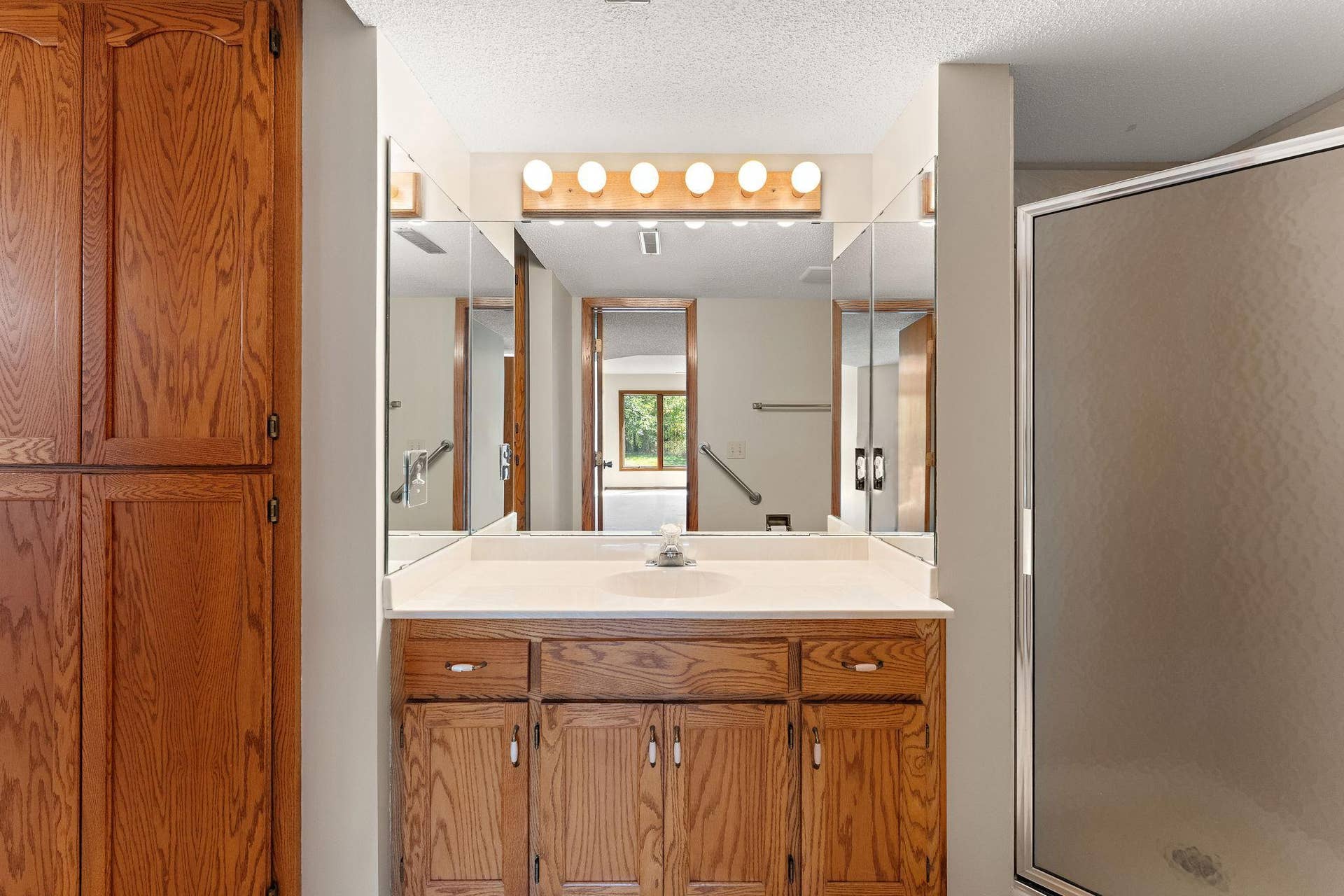 978 Winterberry Drive, Woodbury, MN 55125 978 Winterberry Drive, Woodbury, MN 55125