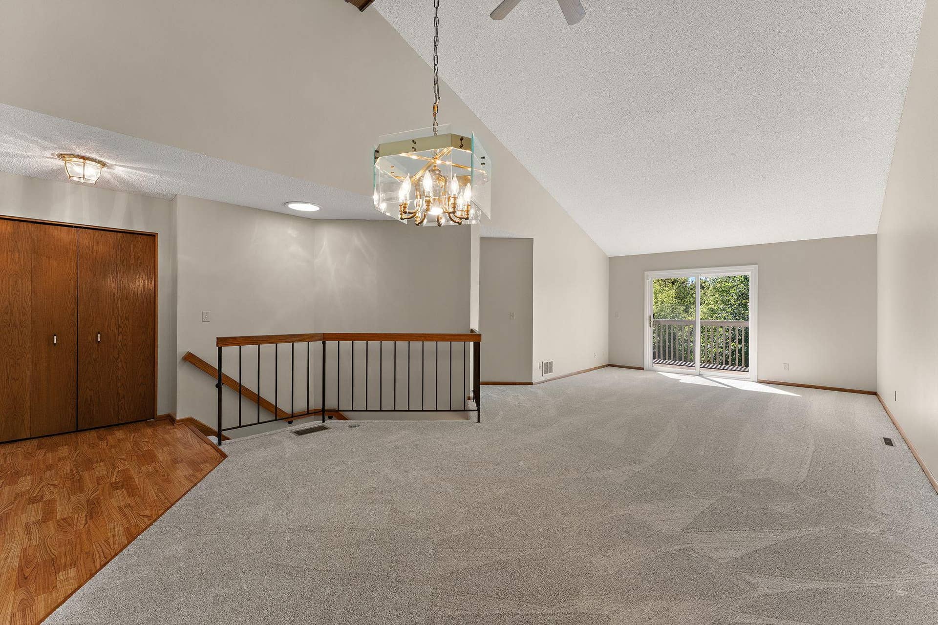 978 Winterberry Drive, Woodbury, MN 55125 Brand new carpet and paint on both levels!
