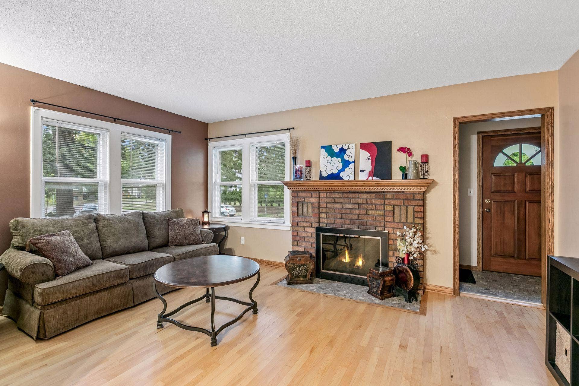 4412 Newton Avenue N, 81, Minneapolis, MN 55412 Decorative FP only (virtually staged)