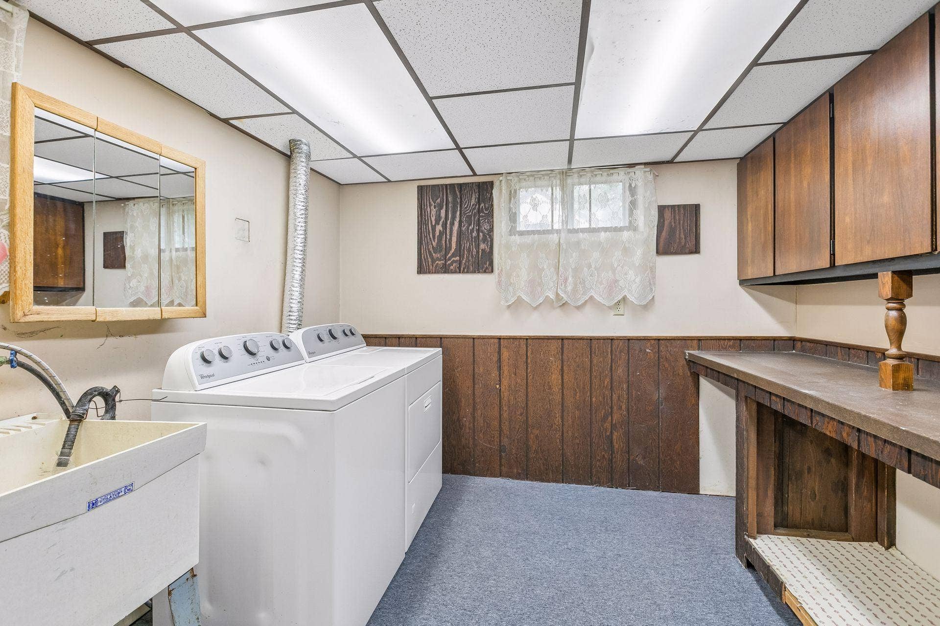 4412 Newton Avenue N, 81, Minneapolis, MN 55412 Finished laundry room