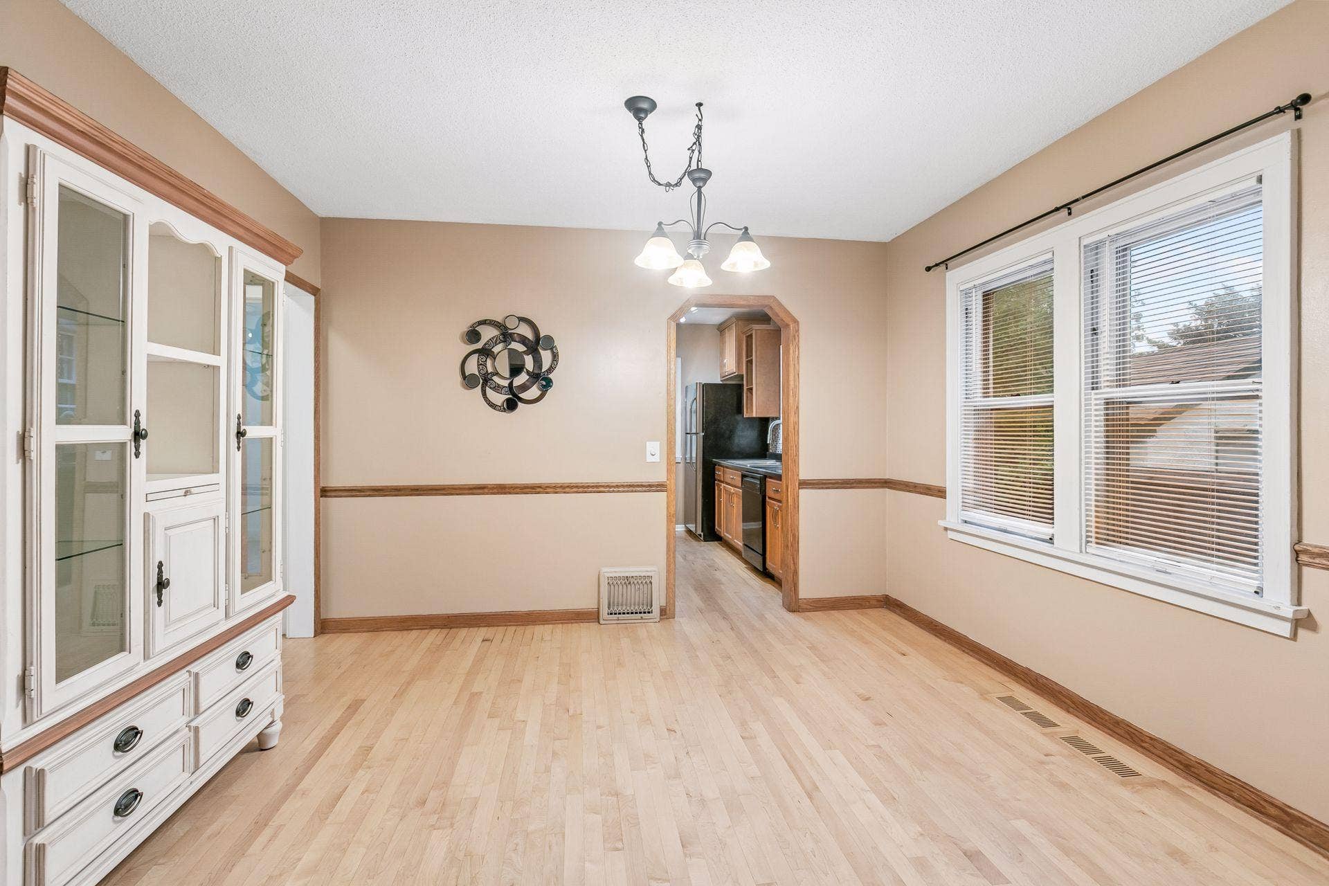 4412 Newton Avenue N, 81, Minneapolis, MN 55412 Dining room without virtual staging