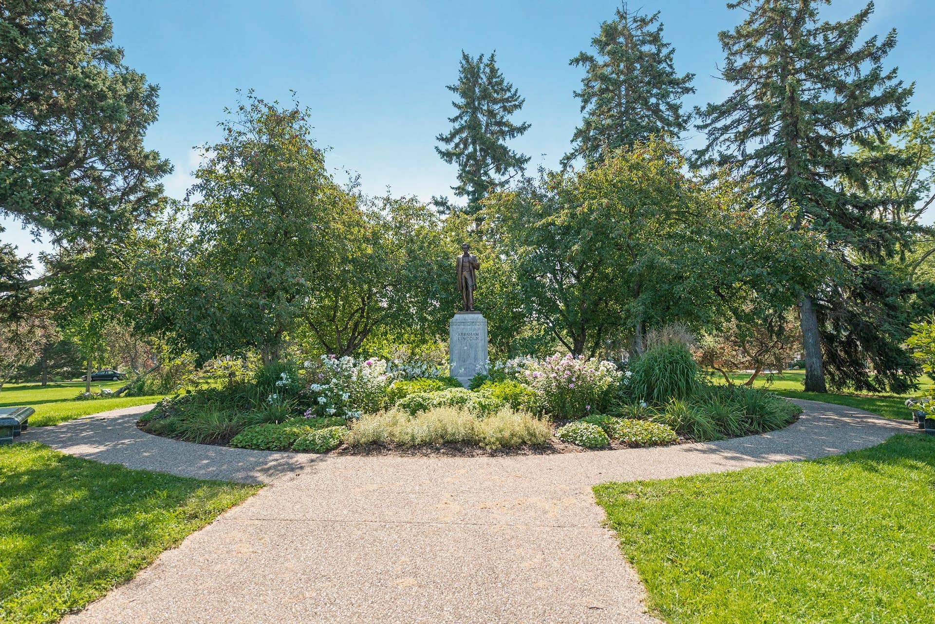 4412 Newton Avenue N, 81, Minneapolis, MN 55412 Victory Memorial Drive