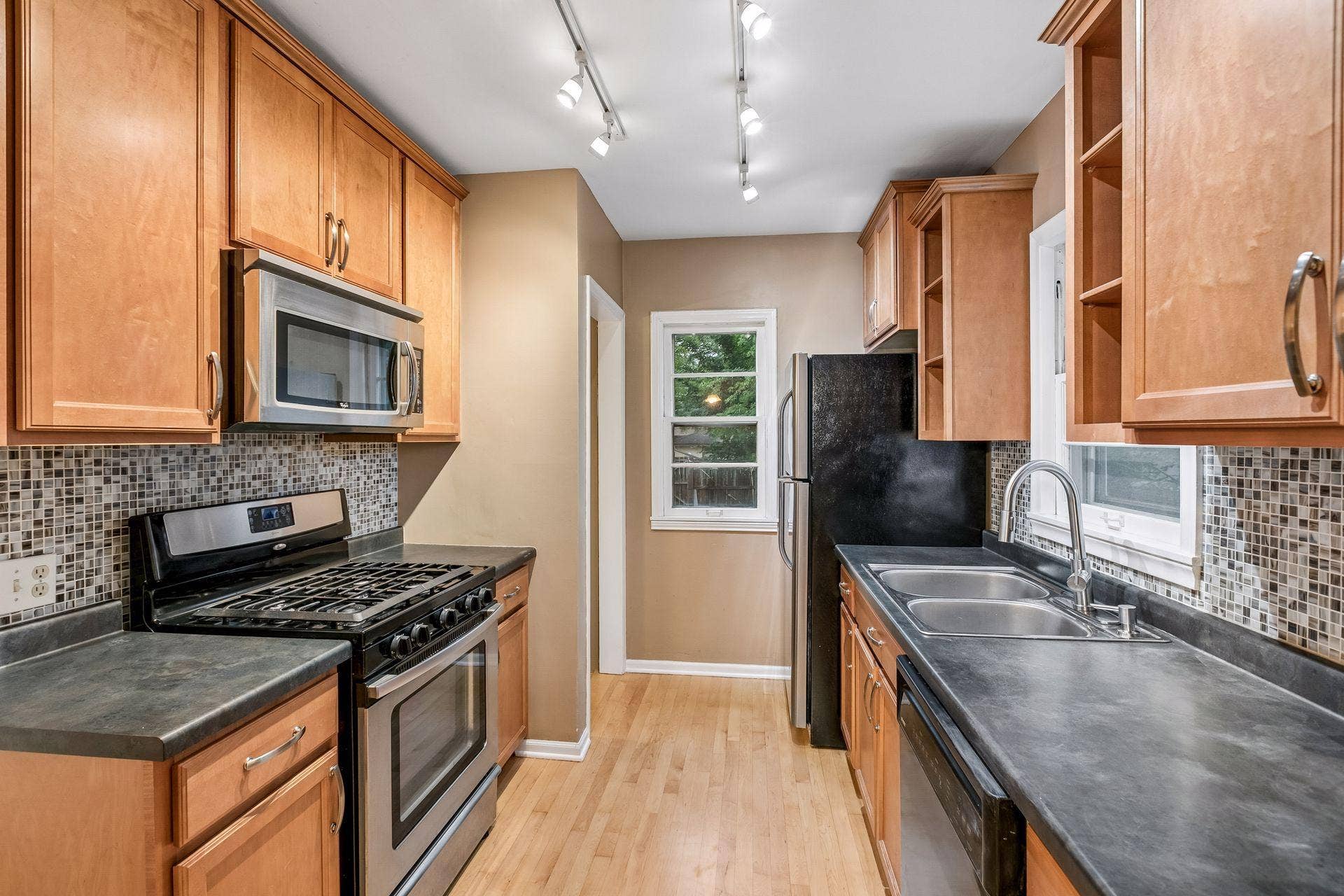 4412 Newton Avenue N, 81, Minneapolis, MN 55412 Updated kitchen with stainless appliances