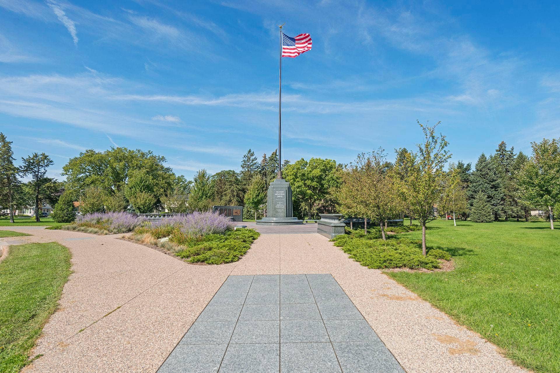 4412 Newton Avenue N, 81, Minneapolis, MN 55412 Victory Memorial Drive