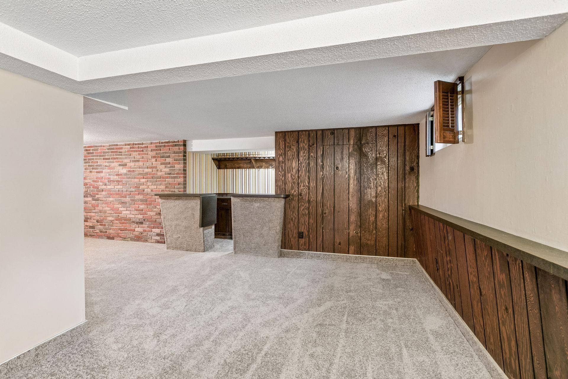 4412 Newton Avenue N, 81, Minneapolis, MN 55412 Family room with new carpet