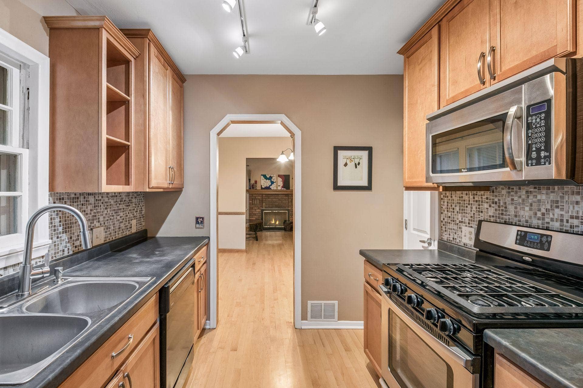 4412 Newton Avenue N, 81, Minneapolis, MN 55412 Note there is also a pantry closet in the kitchen
