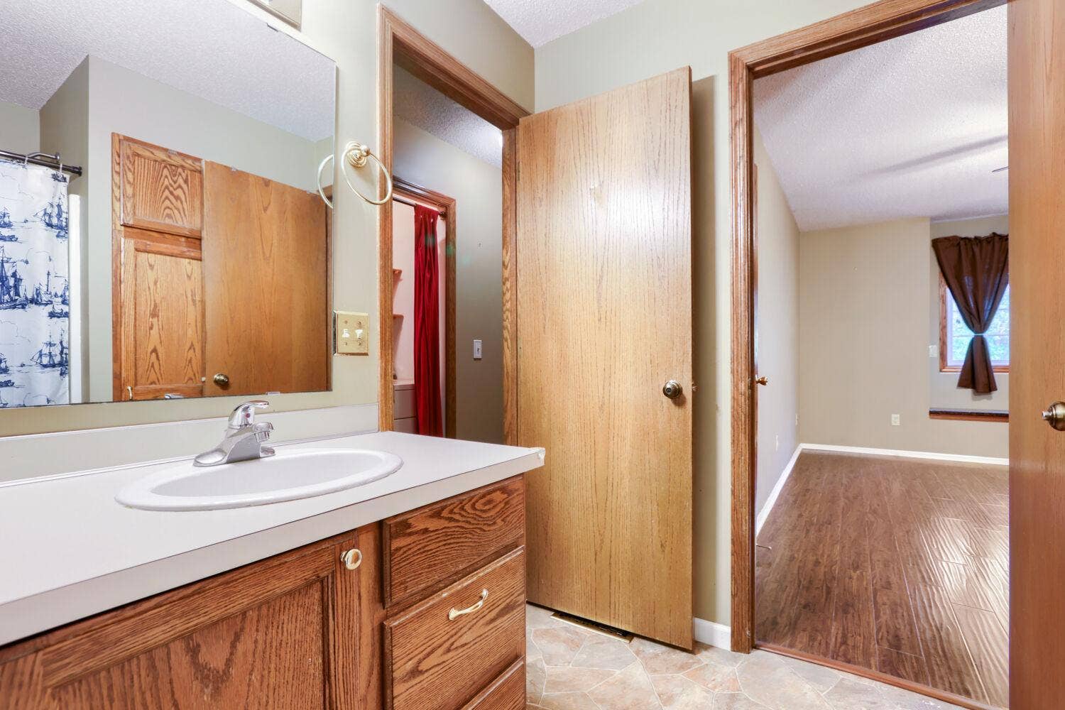 7026 19th Street N, #12, Oakdale, MN 55128 7026 19th St N 12 - Web Quality - 025 - 22 Primary Bathroom.jpg