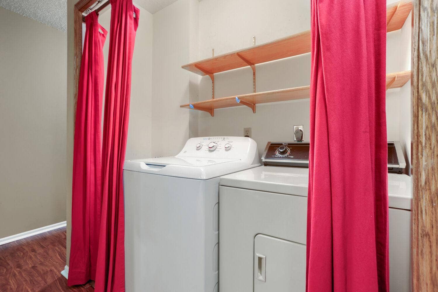 7026 19th Street N, #12, Oakdale, MN 55128 7026 19th St N 12 - Web Quality - 030 - 27 Laundry Room.jpg