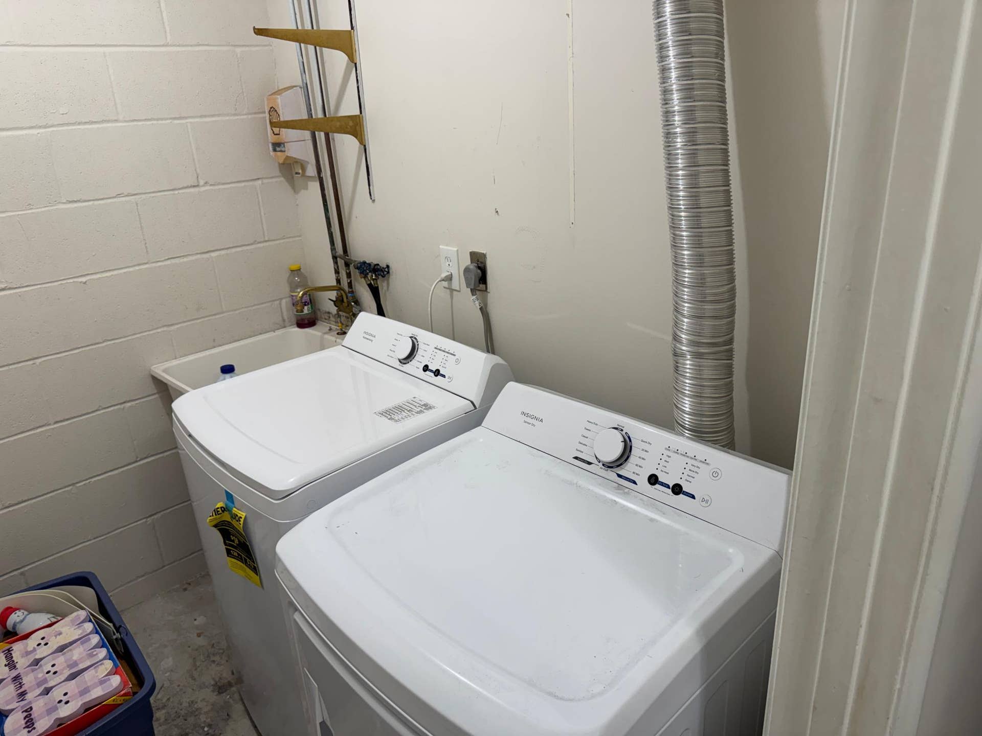 11012 Trail West Road, Bloomington, MN 55437 Laundry