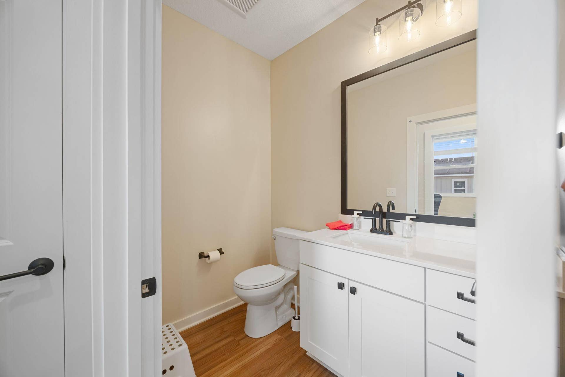 1339 Howard Street N, #2, 92, Saint Paul, MN 55119 2nd floor bathroom