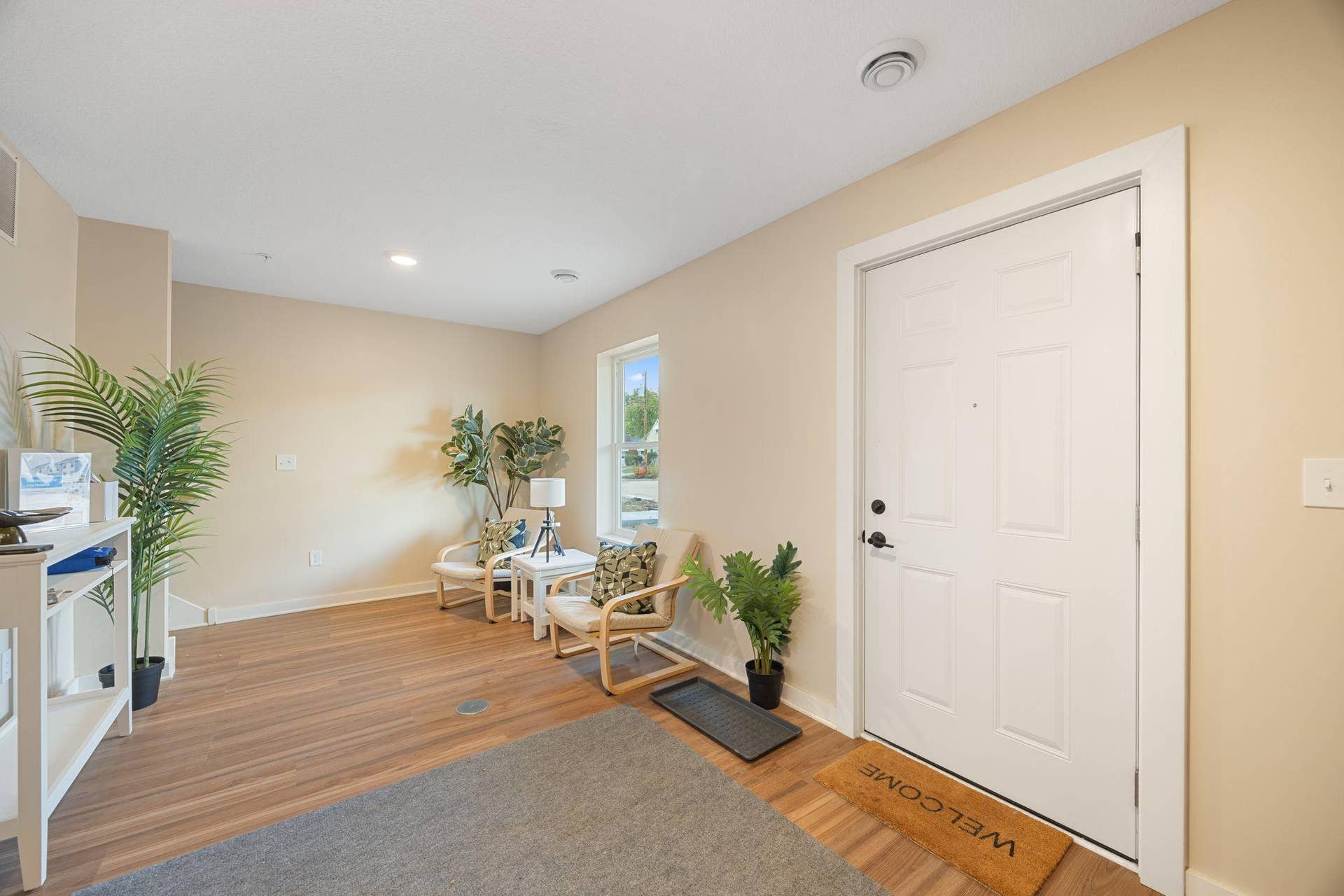 1339 Howard Street N, #2, 92, Saint Paul, MN 55119 1st floor entry area