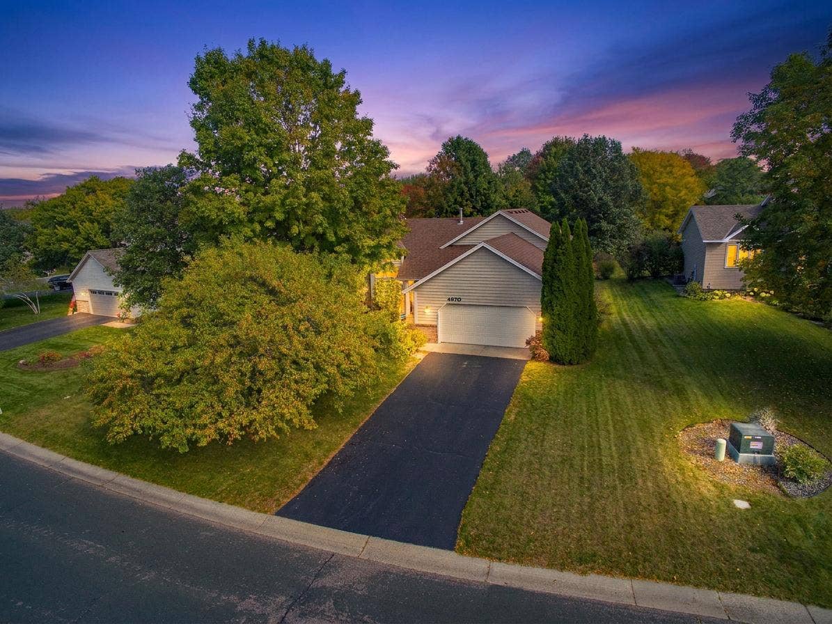 4670 Manor Drive, Eagan, MN 55123 4670 Manor Drive, Eagan, MN 55123