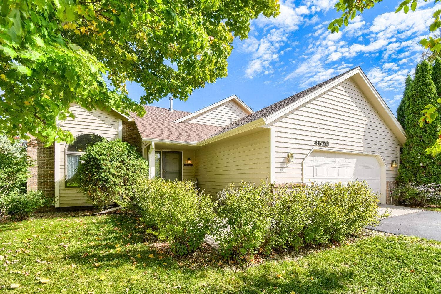 4670 Manor Drive, Eagan, MN 55123 4670 Manor Drive - Web Quality - 002 - 02 Exterior Front.jpg