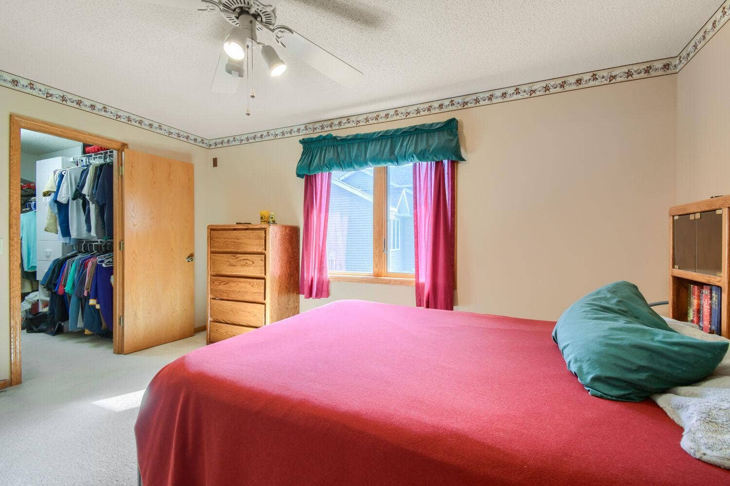 4670 Manor Drive, Eagan, MN 55123 4670 Manor Drive - Web Quality - 019 - 19 Primary Bedroom.jpg