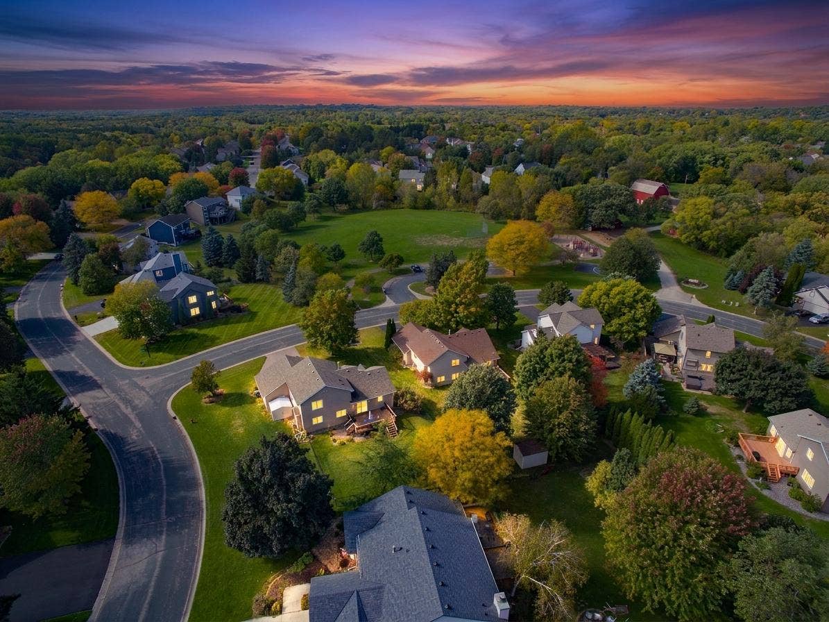 4670 Manor Drive, Eagan, MN 55123 Neighborhood Twilight.jpg