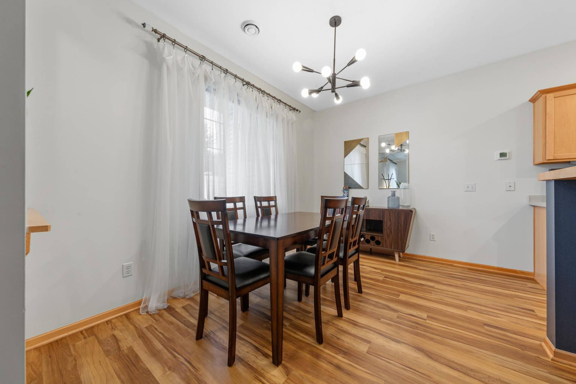 738 Maple Hills Drive, #J, Maplewood, MN 55117 13_11 dining.jpg