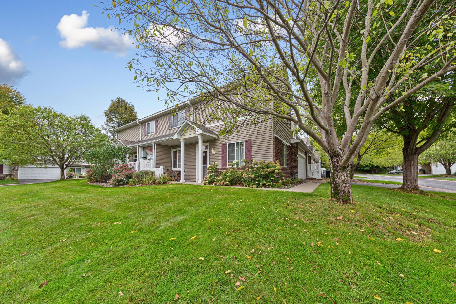 738 Maple Hills Drive, #J, Maplewood, MN 55117 4_3 front.jpg