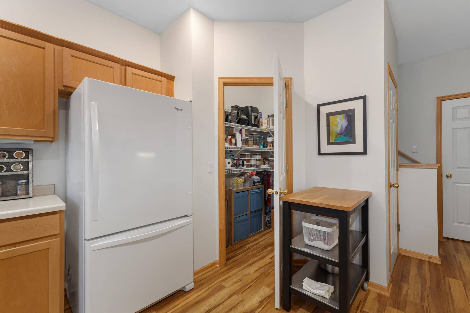 738 Maple Hills Drive, #J, Maplewood, MN 55117 20_18 kitchen.jpg
