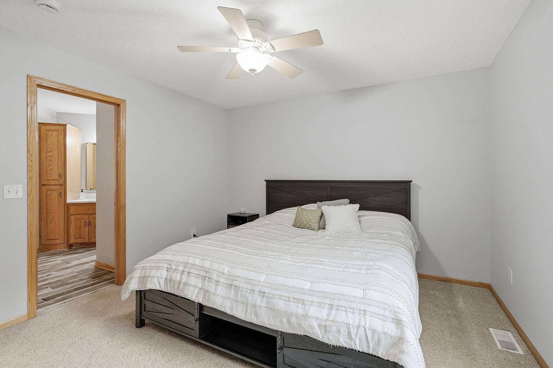 6149 384th Lane, North Branch, MN 55056 23-web-or-mls-6149_384th_Ln_North_Branch_MN_0970.jpg
