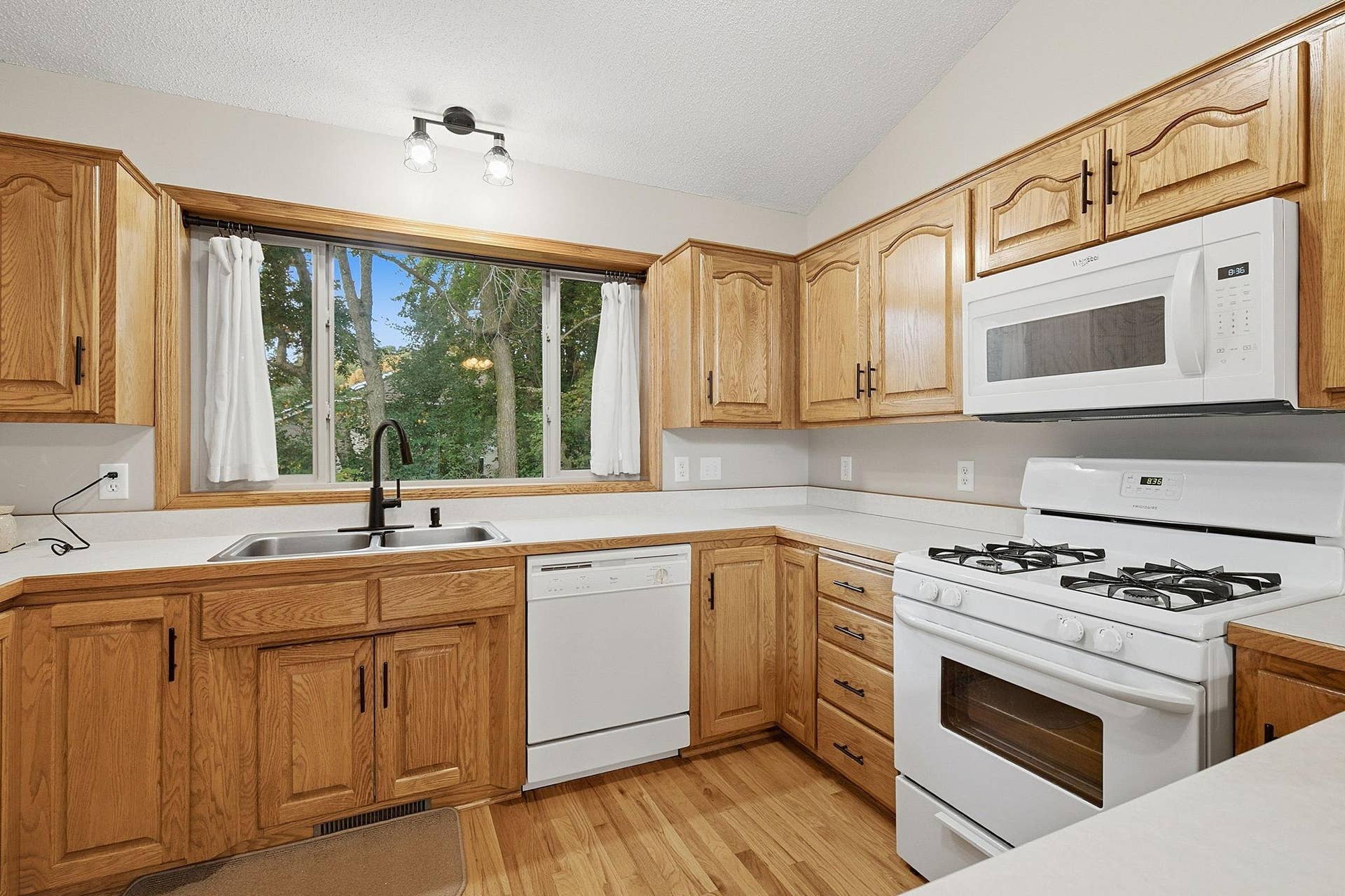 6149 384th Lane, North Branch, MN 55056 13-web-or-mls-6149_384th_Ln_North_Branch_MN_0920.jpg