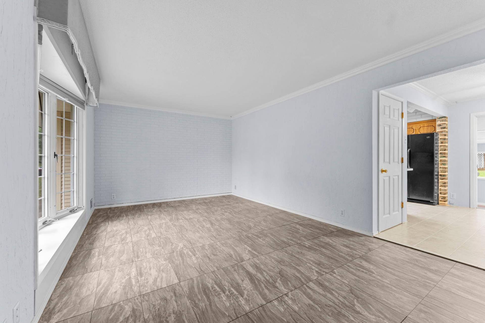 3907 Lakewood Avenue, White Bear Lake, MN 55110 9-web-or-mls-3907 Lakewood Ave-12.jpg